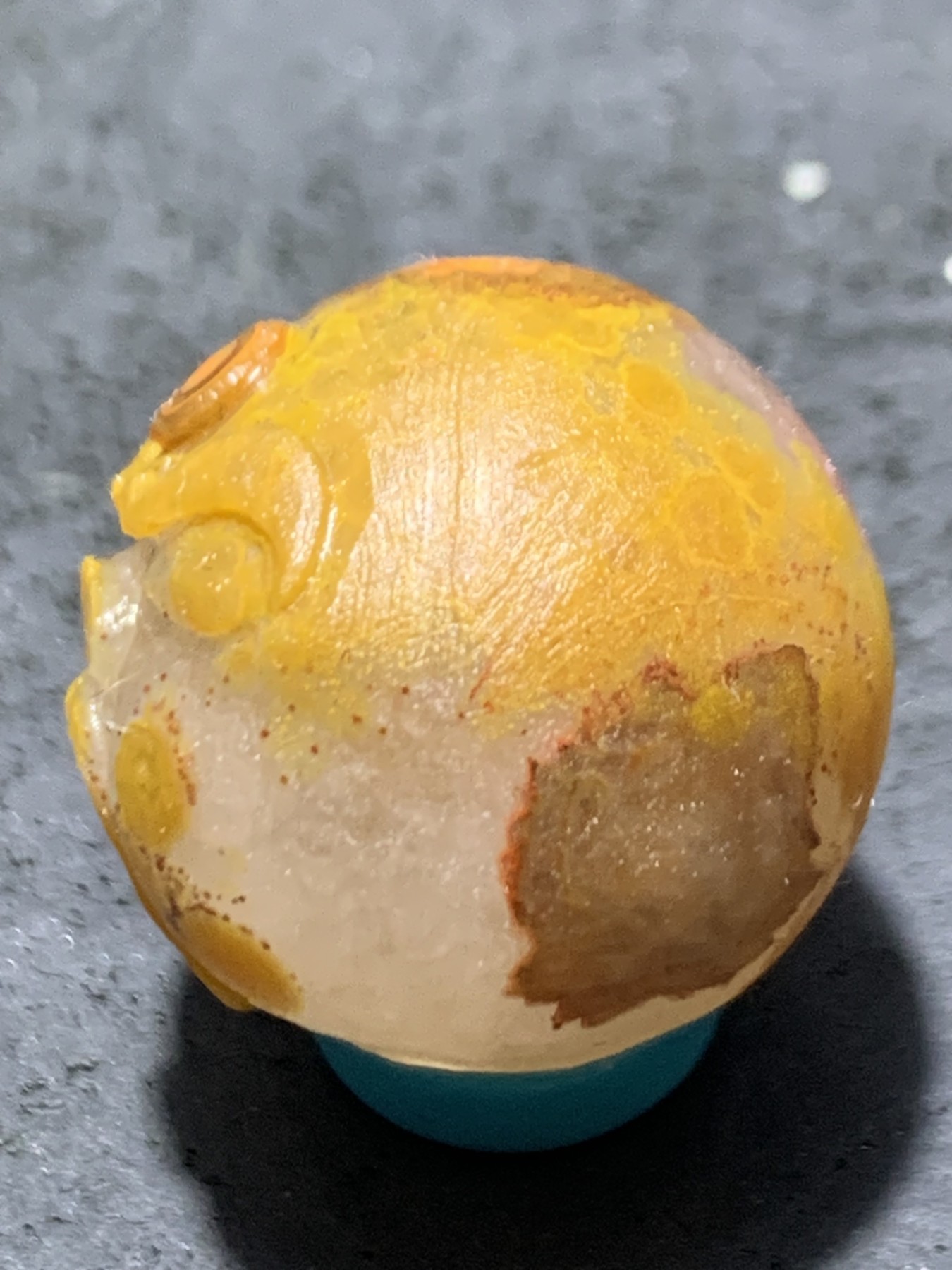 精美亚光高玉化战国红玛瑙手工俏色巧雕三眼怒目表情圆珠一个！