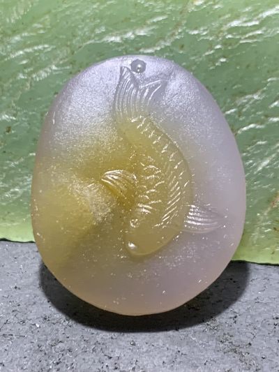 精美亚光高润度糖心冻料蒙料战国红玛瑙手工俏色巧雕刻鲤鱼吊坠一个， - 精美亚光高润度糖心冻料蒙料战国红玛瑙手工俏色巧雕刻鲤鱼吊坠一个，