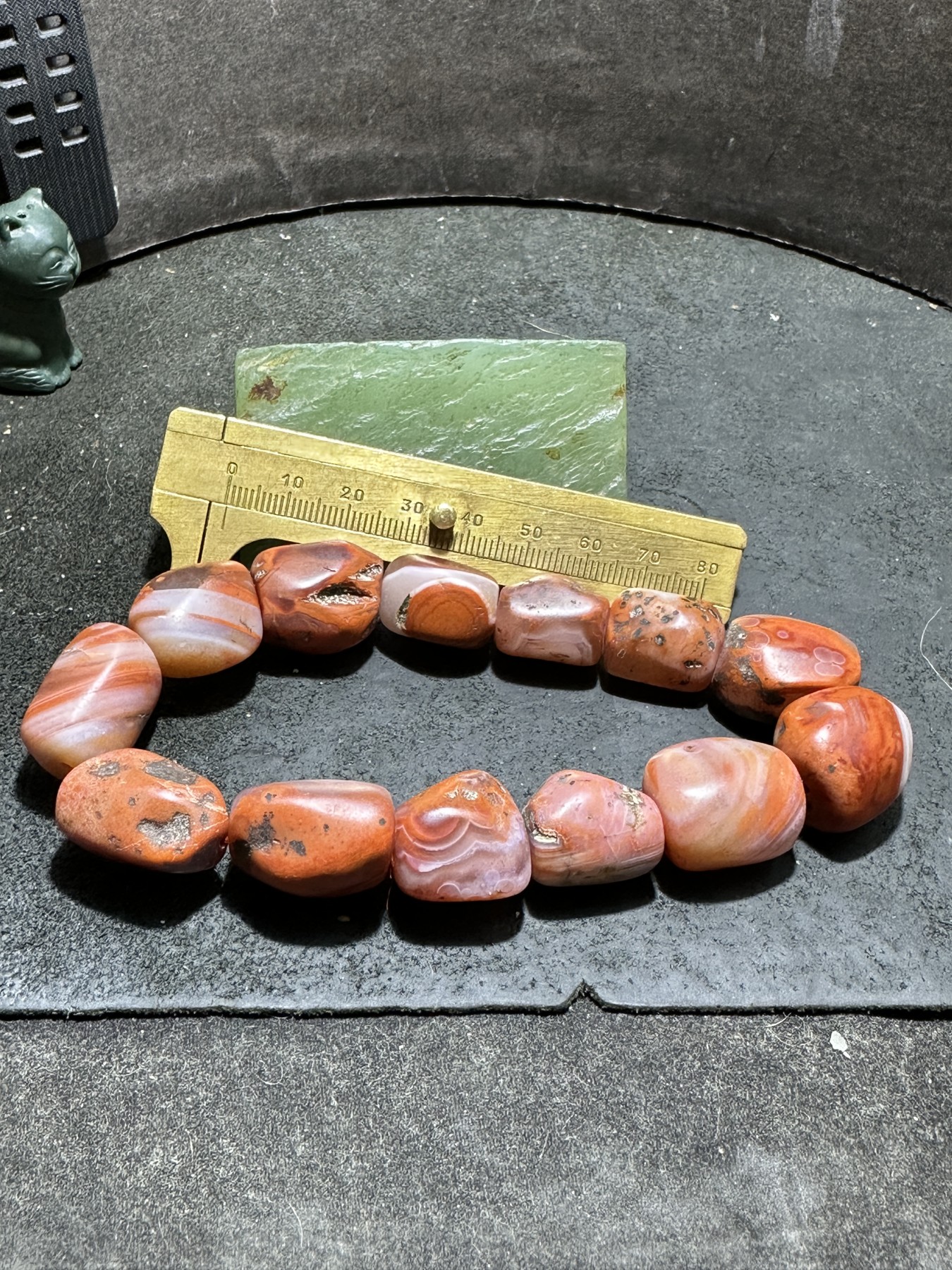 川料南红玛瑙亚光包浆料原皮随形手串一条