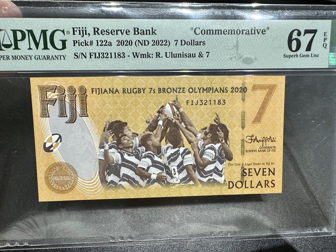 《外钞收藏家》第三百零二期（连拍第一场） 2020年斐济7元足球纪念钞 无47 PMG67