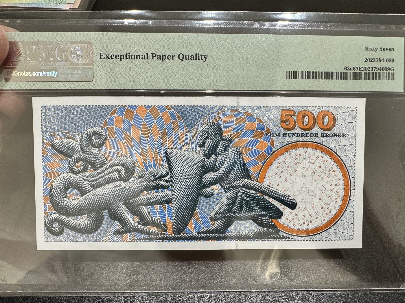 《外钞收藏家》第三百零二期（连拍第一场） 2003年丹麦浮雕版500克朗 PMG67 再版的