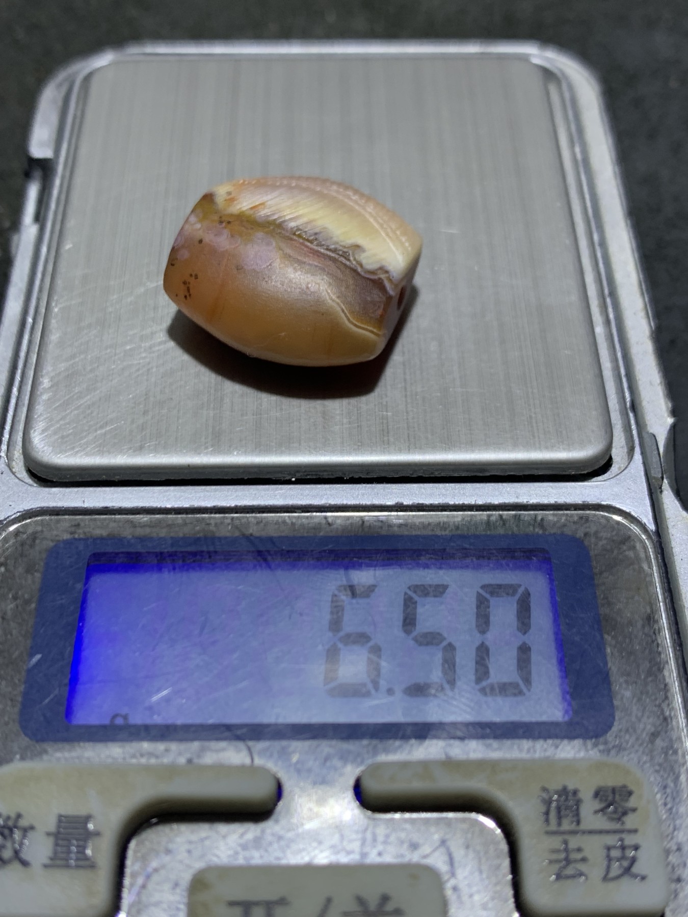 精美亚光高玉化战国红玛瑙手工雕刻羽毛勒子一颗！