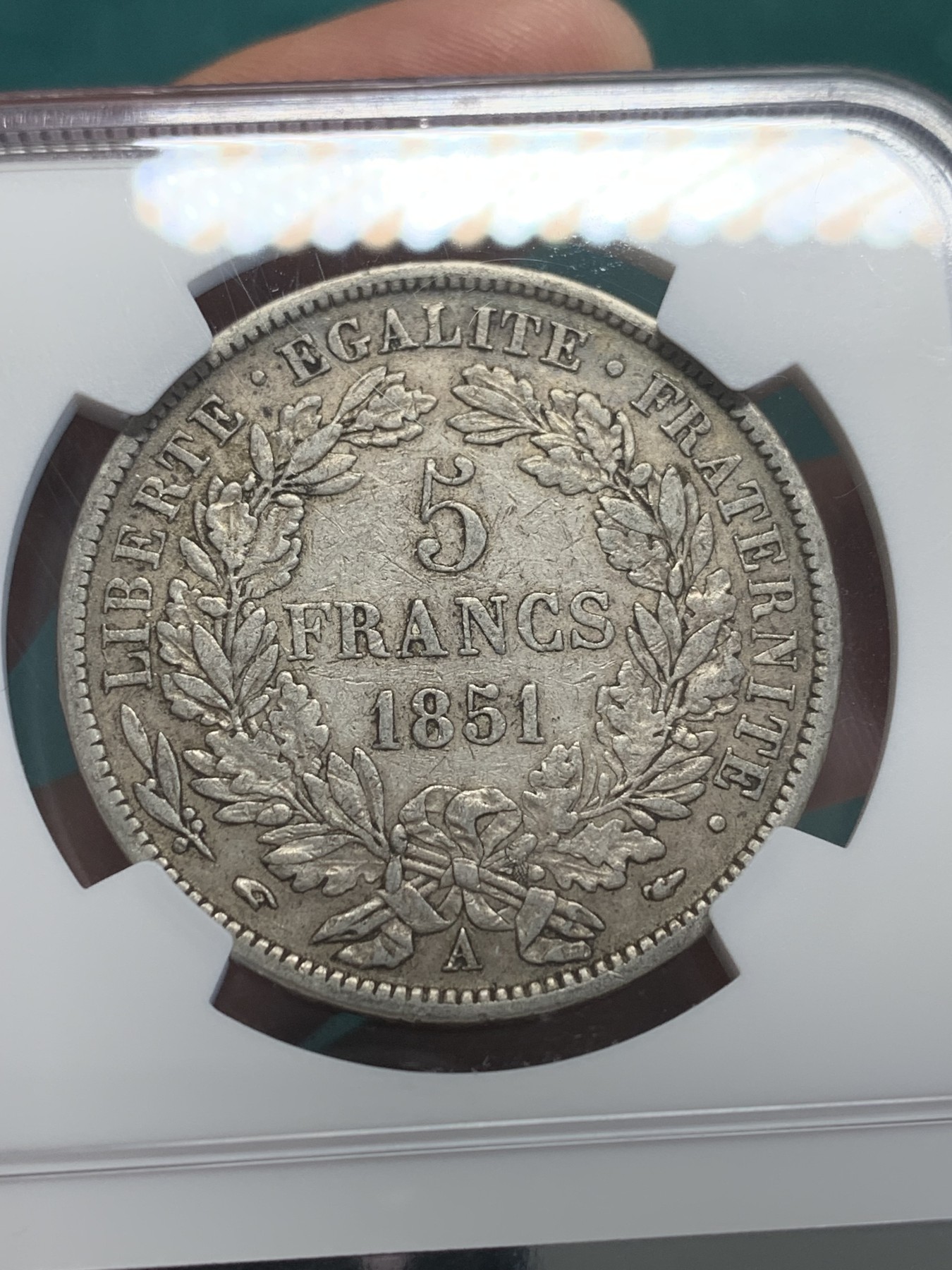 欢迎参加《竞宝斋》为国而庆 老张自藏专场 ，定制纪念章相赠 NGC AU50 法国 1851年 谷物女神 5法郎银币 原味包浆 上AU不容易