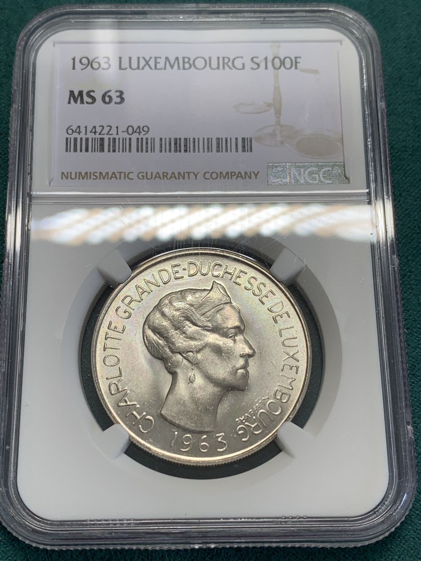 欢迎参加《竞宝斋》为国而庆 老张自藏专场 ，定制纪念章相赠 NGC MS63 卢森堡1963年七任大公 夏洛特夫人 100法郎银币  转光 细节 超过分数不少