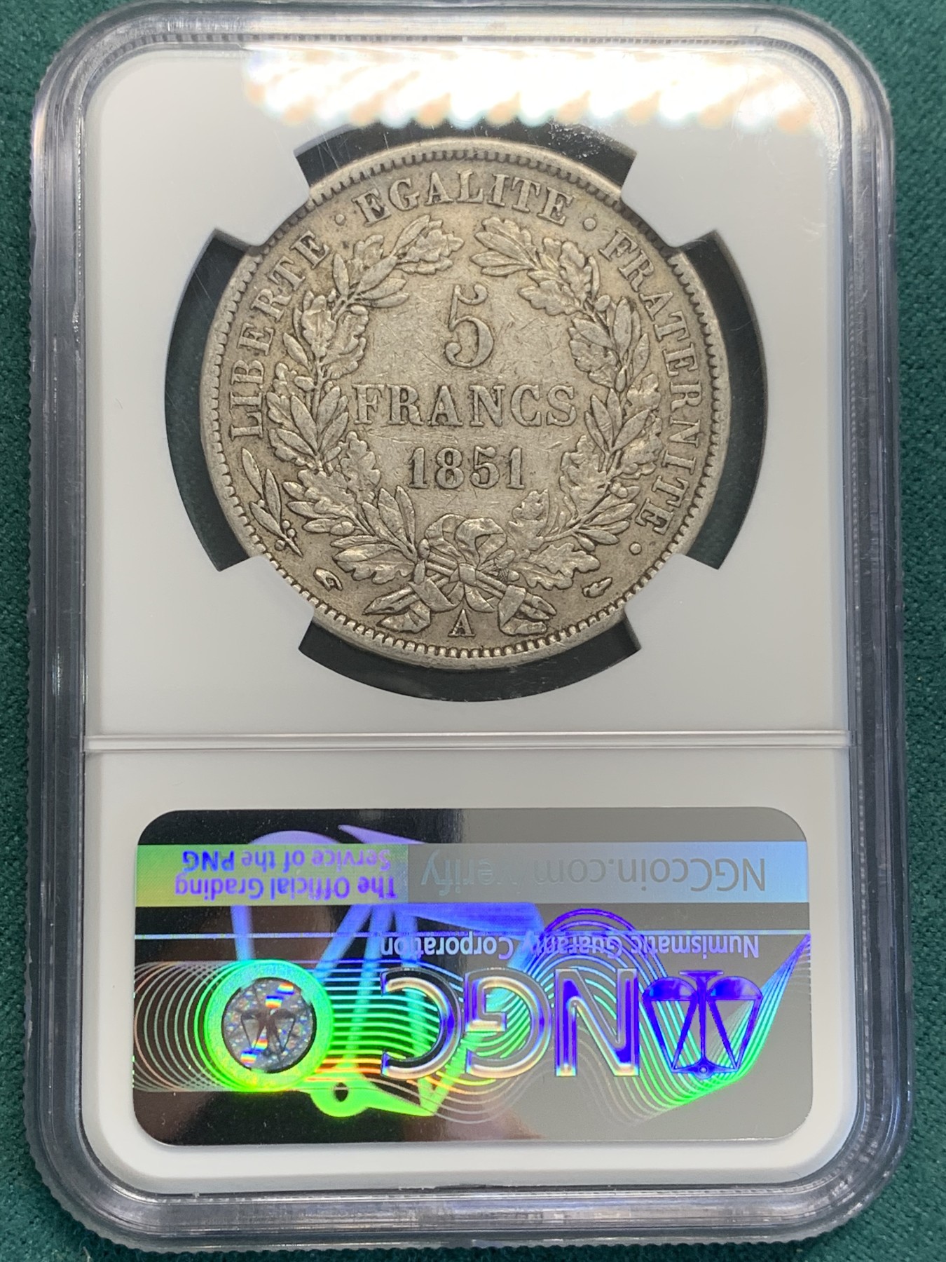 欢迎参加《竞宝斋》为国而庆 老张自藏专场 ，定制纪念章相赠 NGC AU50 法国 1851年 谷物女神 5法郎银币 原味包浆 上AU不容易