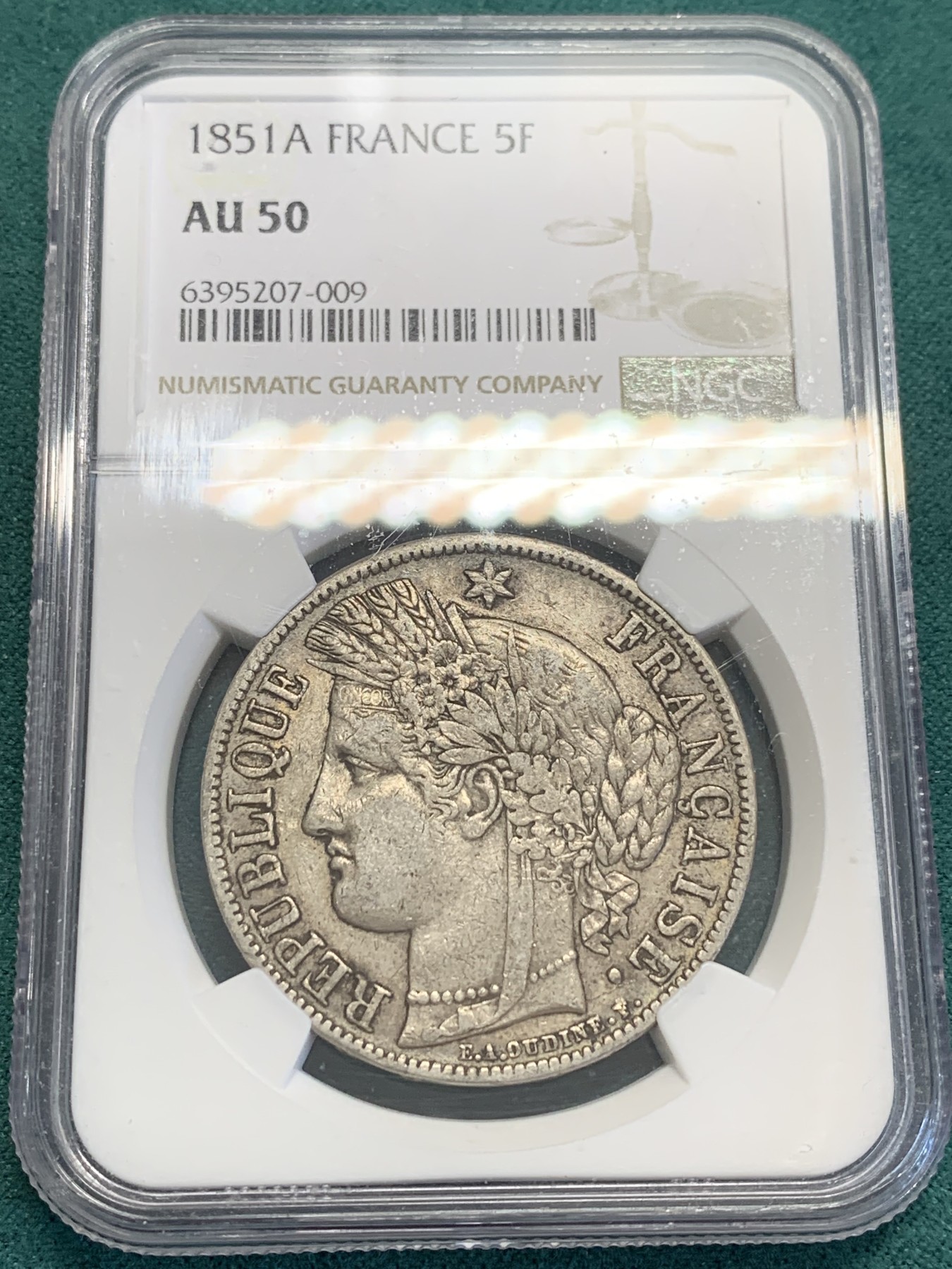 欢迎参加《竞宝斋》为国而庆 老张自藏专场 ，定制纪念章相赠 NGC AU50 法国 1851年 谷物女神 5法郎银币 原味包浆 上AU不容易