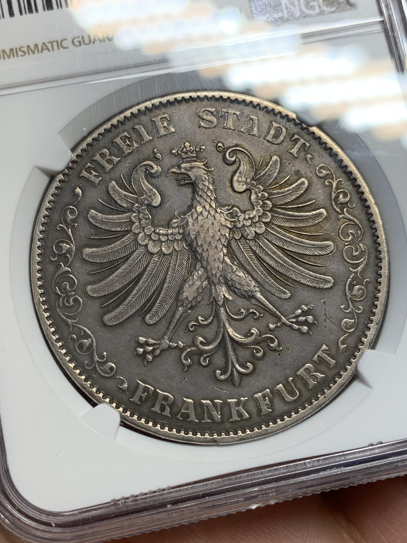 欢迎参加《竞宝斋》为国而庆 老张自藏专场 ，定制纪念章相赠 NGC XF 德国 1846年 法兰克福 烧鸡 2泰勒 37克的超大银币 整体包浆醇厚 带彩 好味道