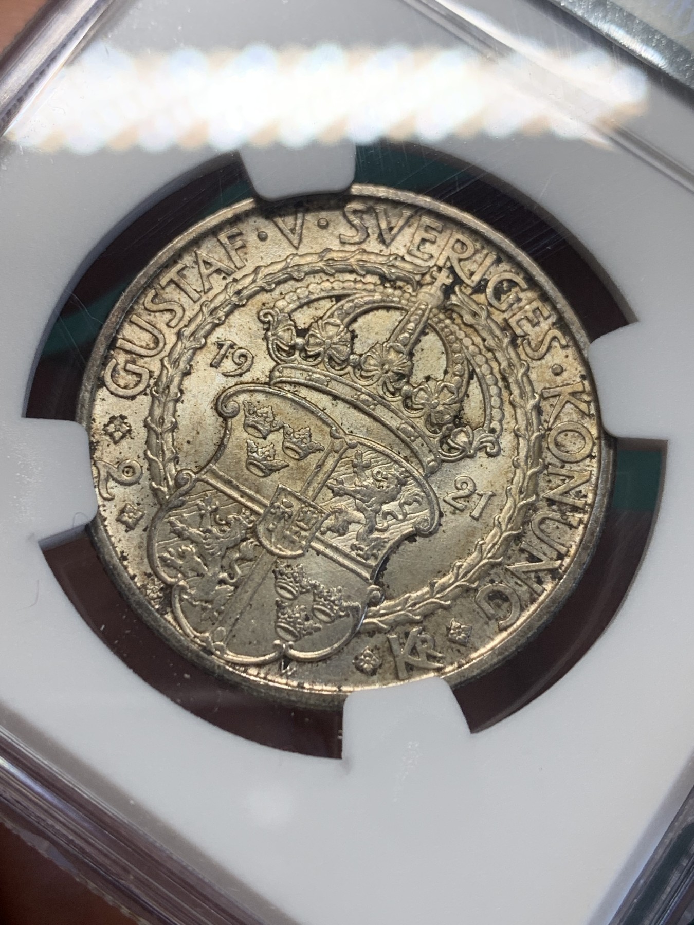 欢迎参加《竞宝斋》为国而庆 老张自藏专场 ，定制纪念章相赠 NGC MS64 瑞典 1921 古斯塔夫瓦萨解放战争 400 周年 2克朗银币