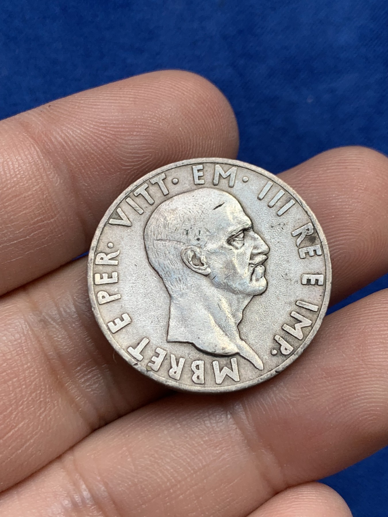 欢迎参加《竞宝斋》为国而庆 老张自藏专场 ，定制纪念章相赠 意占阿尔巴尼亚1939年10列克银币，少见品种、该版最大面值