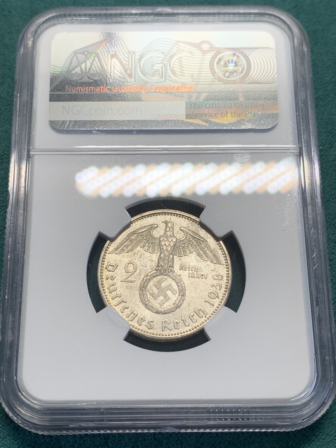 欢迎参加《竞宝斋》为国而庆 老张自藏专场 ，定制纪念章相赠 NGC MS63 德国 1938年 兴登堡 2马克银币 脸部无伤便是难得