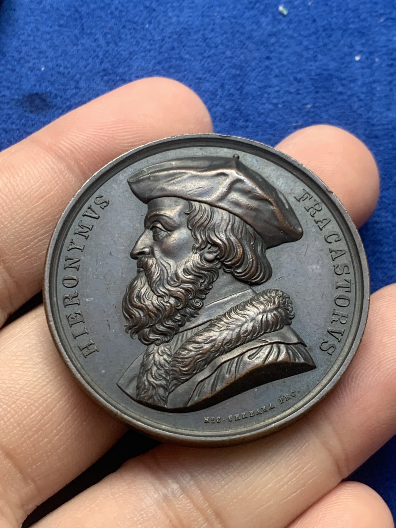 欢迎参加《竞宝斋》为国而庆 老张自藏专场 ，定制纪念章相赠 意大利 Girometti与Cerbara 作品 1850左右制作 大铜章9枚一组 单枚重量约49克41.6mm 巧克力包浆高浮雕 意大利的少见