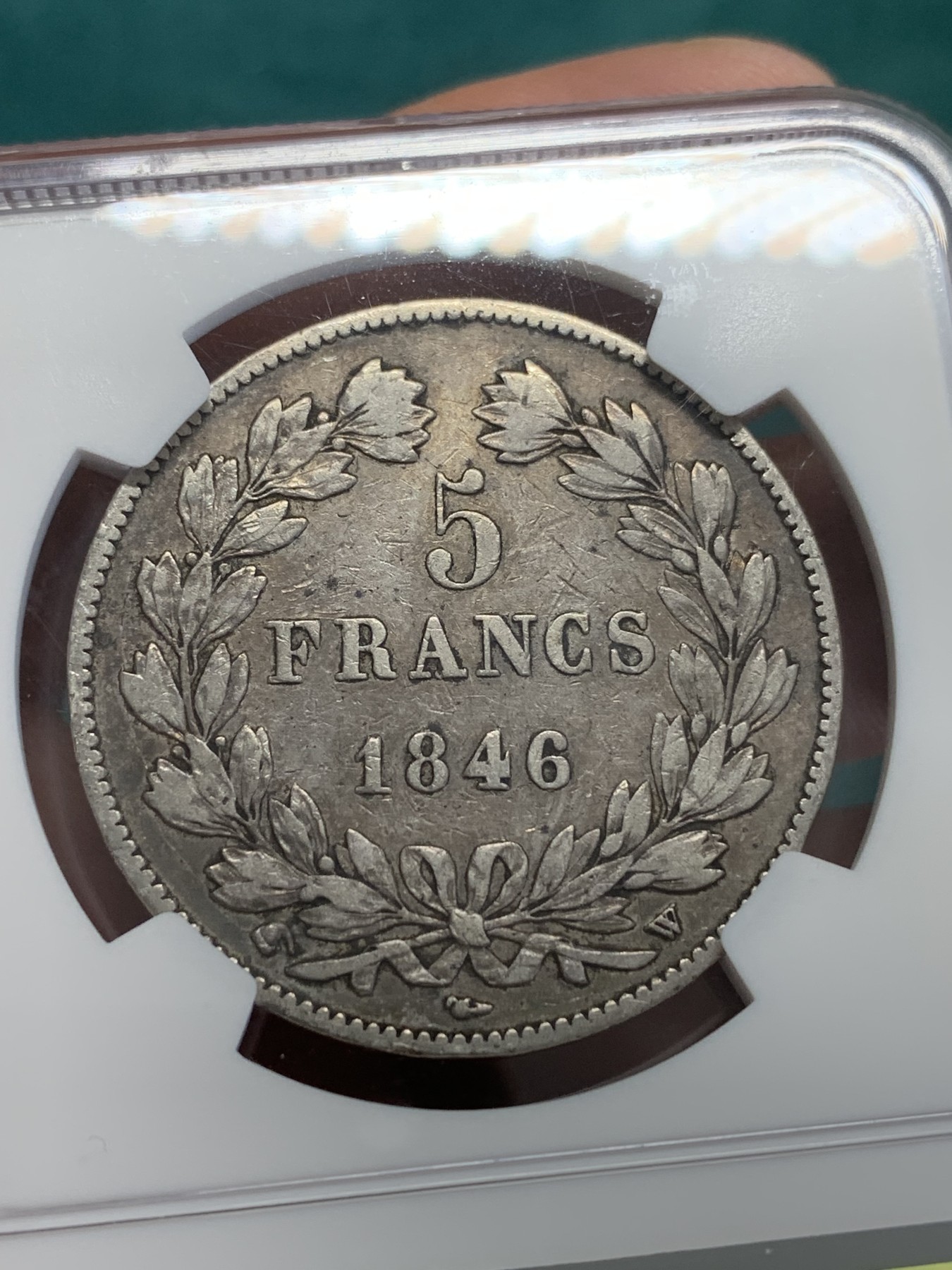 欢迎参加《竞宝斋》为国而庆 老张自藏专场 ，定制纪念章相赠 NGC XF 法国 1846 W版 菲利普 5法郎银币 原味包浆 自然流通 可以有分的