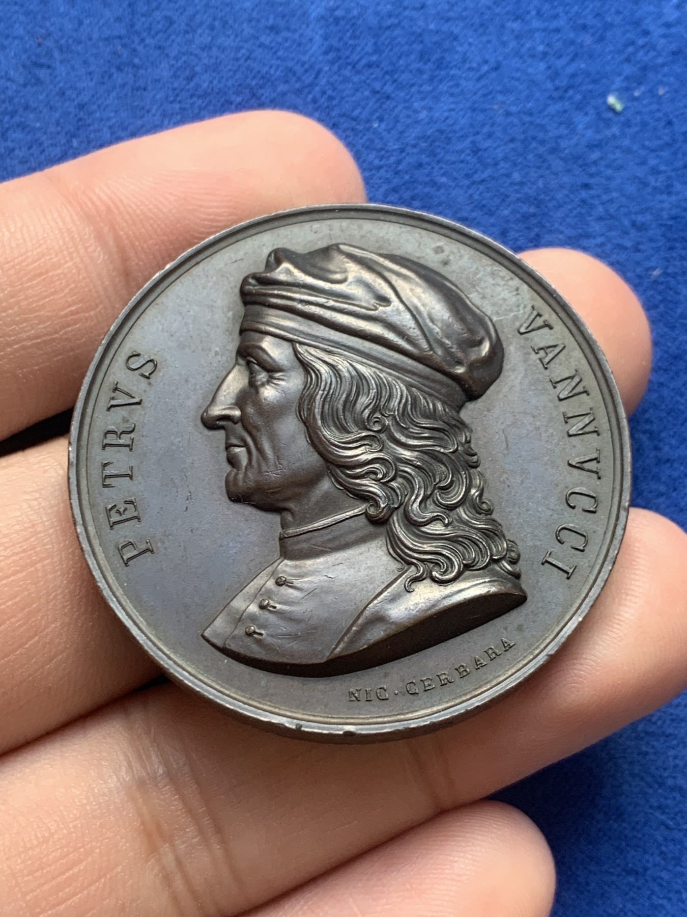 欢迎参加《竞宝斋》为国而庆 老张自藏专场 ，定制纪念章相赠 意大利 Girometti与Cerbara 作品 1850左右制作 大铜章9枚一组 单枚重量约49克41.6mm 巧克力包浆高浮雕 意大利的少见