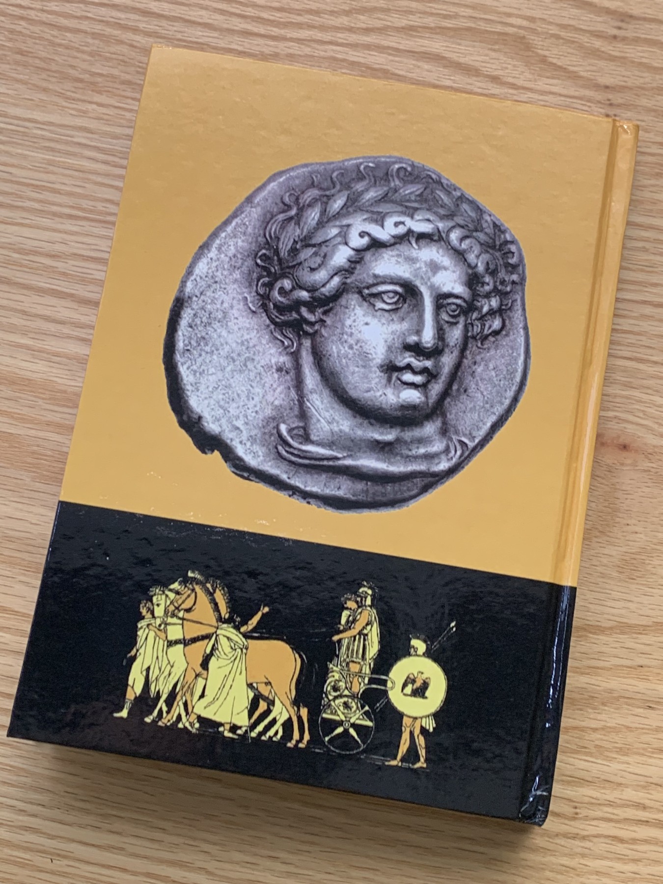 欢迎参加《竞宝斋》为国而庆 老张自藏专场 ，定制纪念章相赠 非原版 古希腊钱币目录 315页 0.6公斤 精装 多本随机发