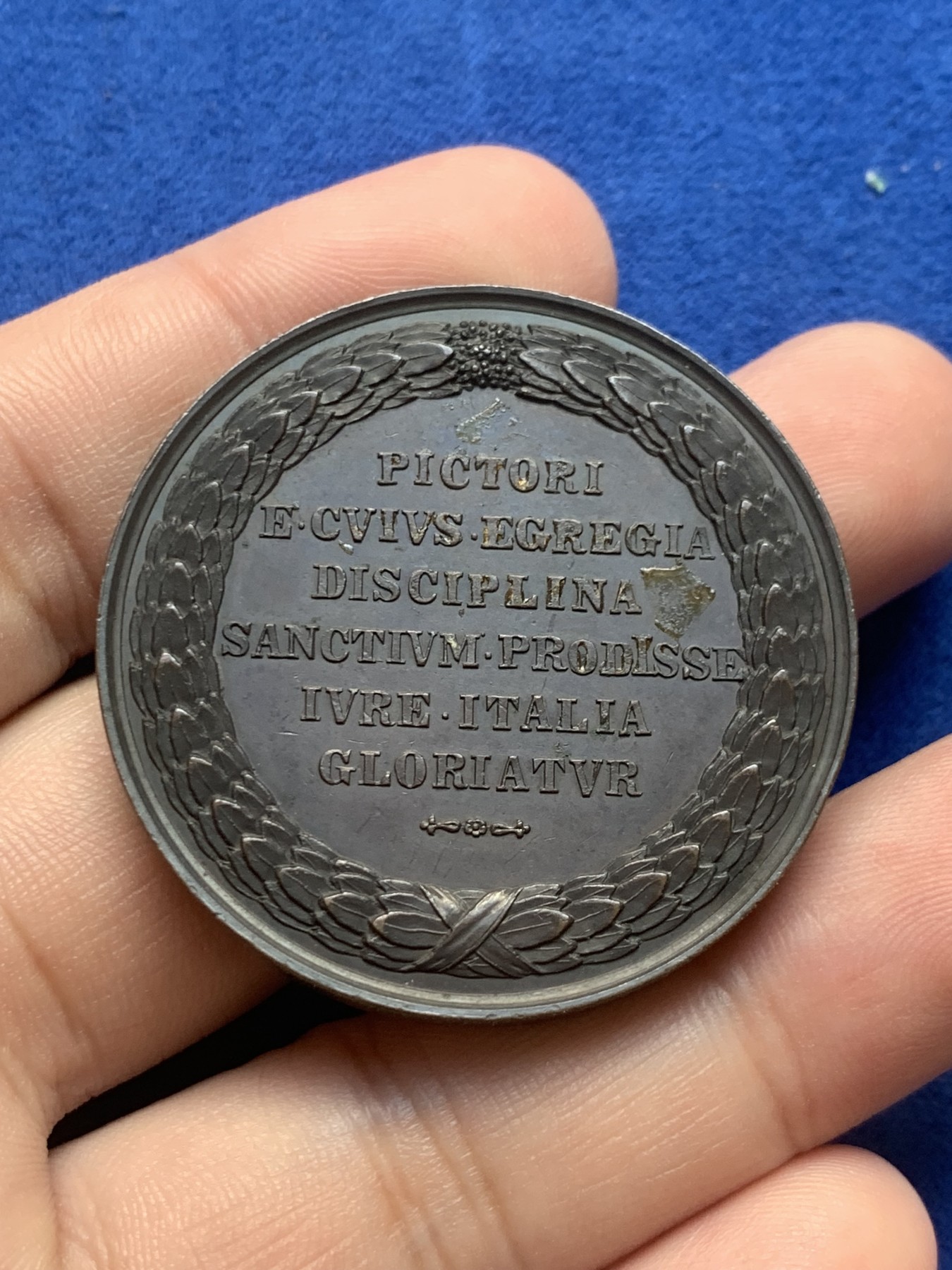 欢迎参加《竞宝斋》为国而庆 老张自藏专场 ，定制纪念章相赠 意大利 Girometti与Cerbara 作品 1850左右制作 大铜章9枚一组 单枚重量约49克41.6mm 巧克力包浆高浮雕 意大利的少见