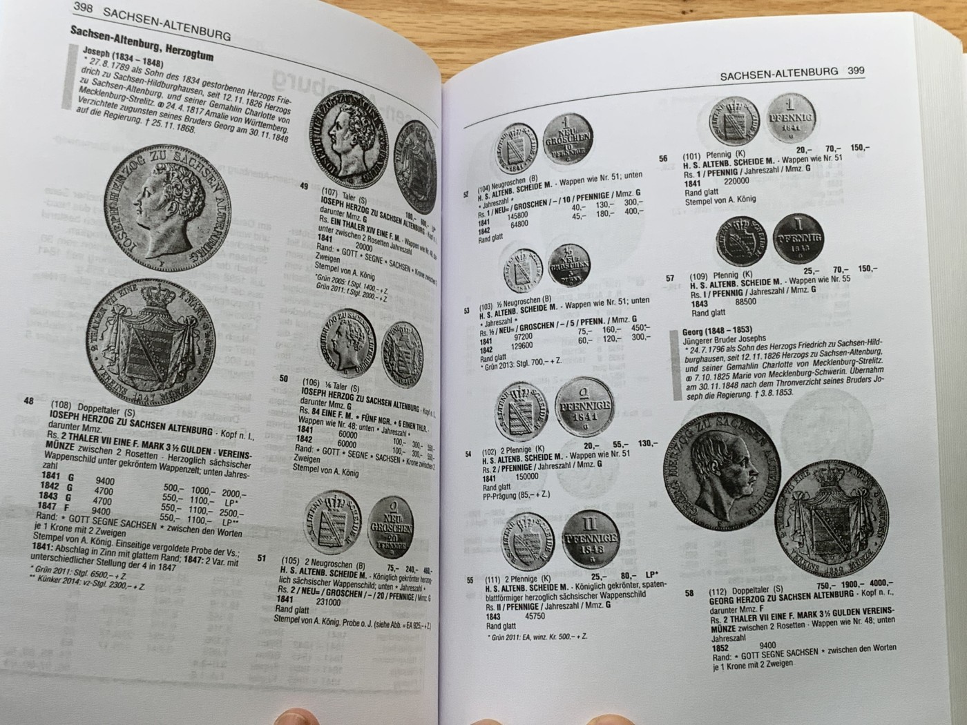 欢迎参加《竞宝斋》为国而庆 老张自藏专场 ，定制纪念章相赠 非原版 德国 1800后钱币目录 674页 1.05公斤 精装 多本随机发