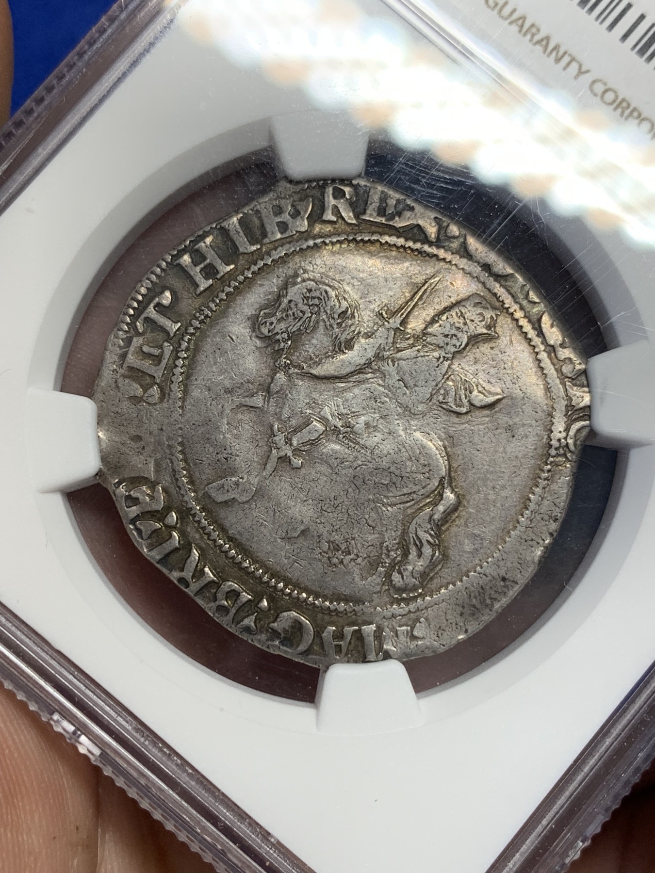 欢迎参加《竞宝斋》为国而庆 老张自藏专场 ，定制纪念章相赠 NGC XF45 英国 1644-45年 查理一世 半克朗银币 稀少品种 S-2778版 不可错过的品种