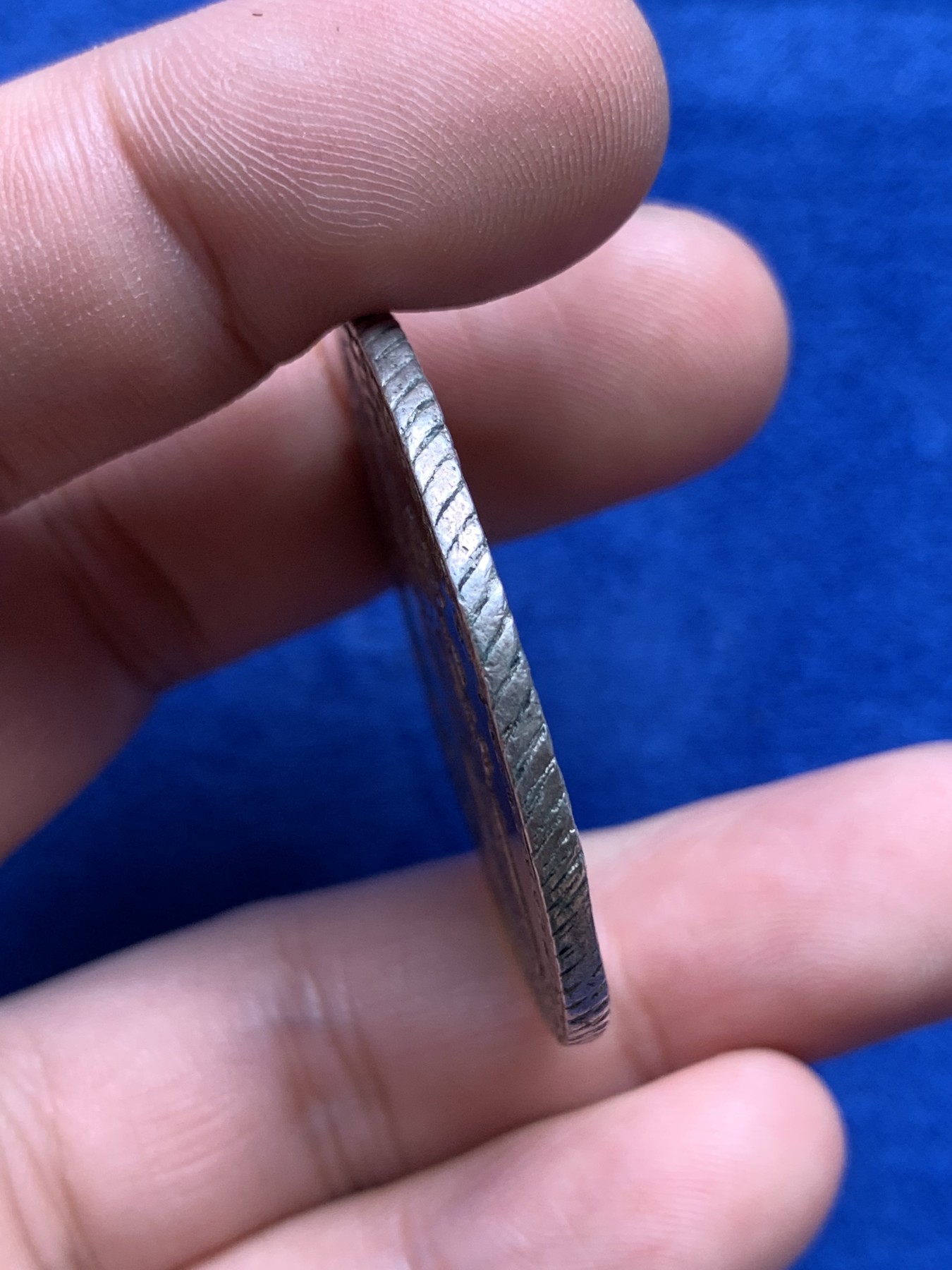 欢迎参加《竞宝斋》为国而庆 老张自藏专场 ，定制纪念章相赠 荷兰泽兰省1795年男武士1杜卡特大银币 全身打 细节见图 28.8克