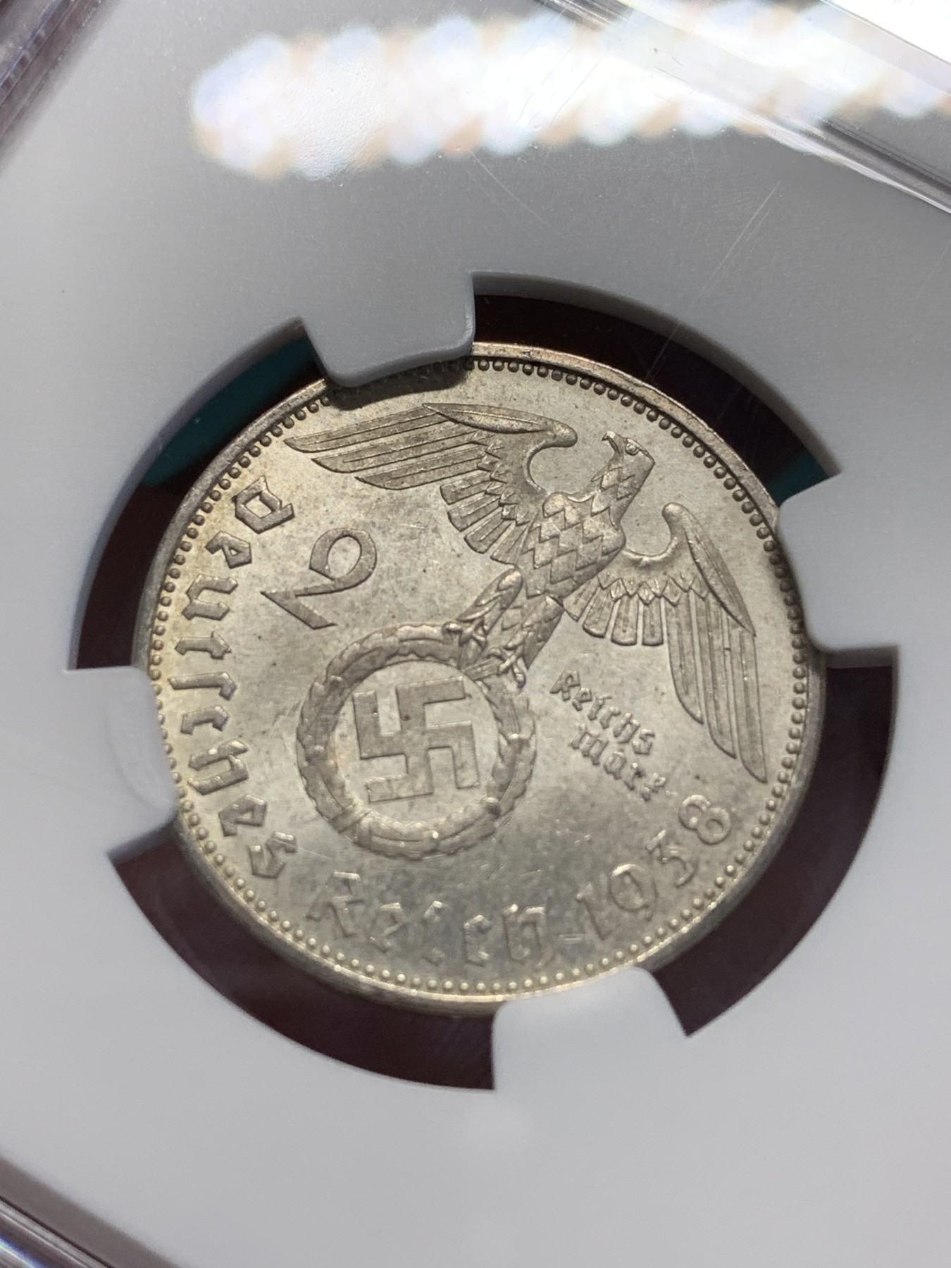 欢迎参加《竞宝斋》为国而庆 老张自藏专场 ，定制纪念章相赠 NGC MS63 德国 1938年 兴登堡 2马克银币 脸部无伤便是难得