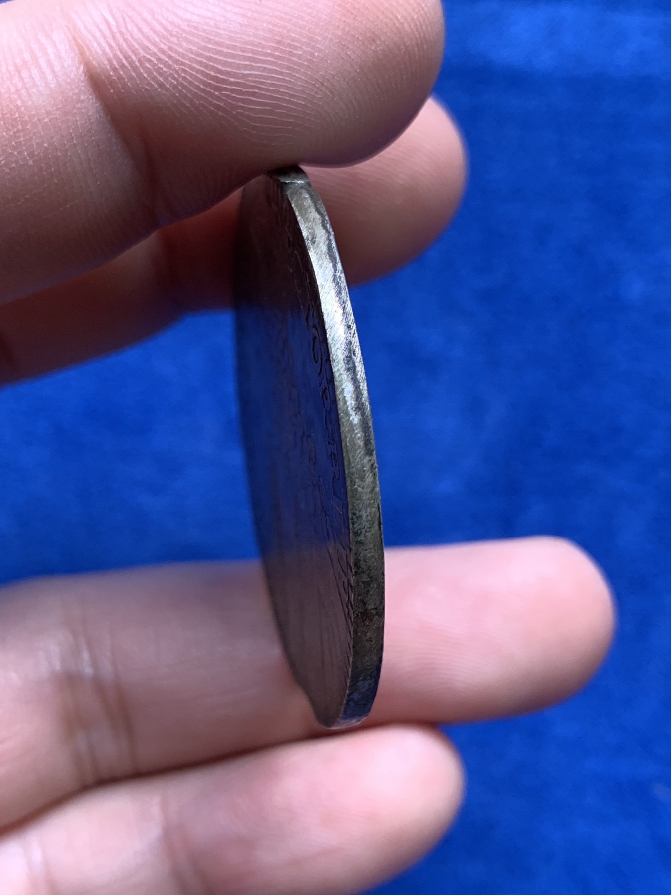 欢迎参加《竞宝斋》为国而庆 老张自藏专场 ，定制纪念章相赠 1766年拉古萨大银币 打制非常清晰 头发全身打 背面少量减重痕迹 边缘打磨可惜了