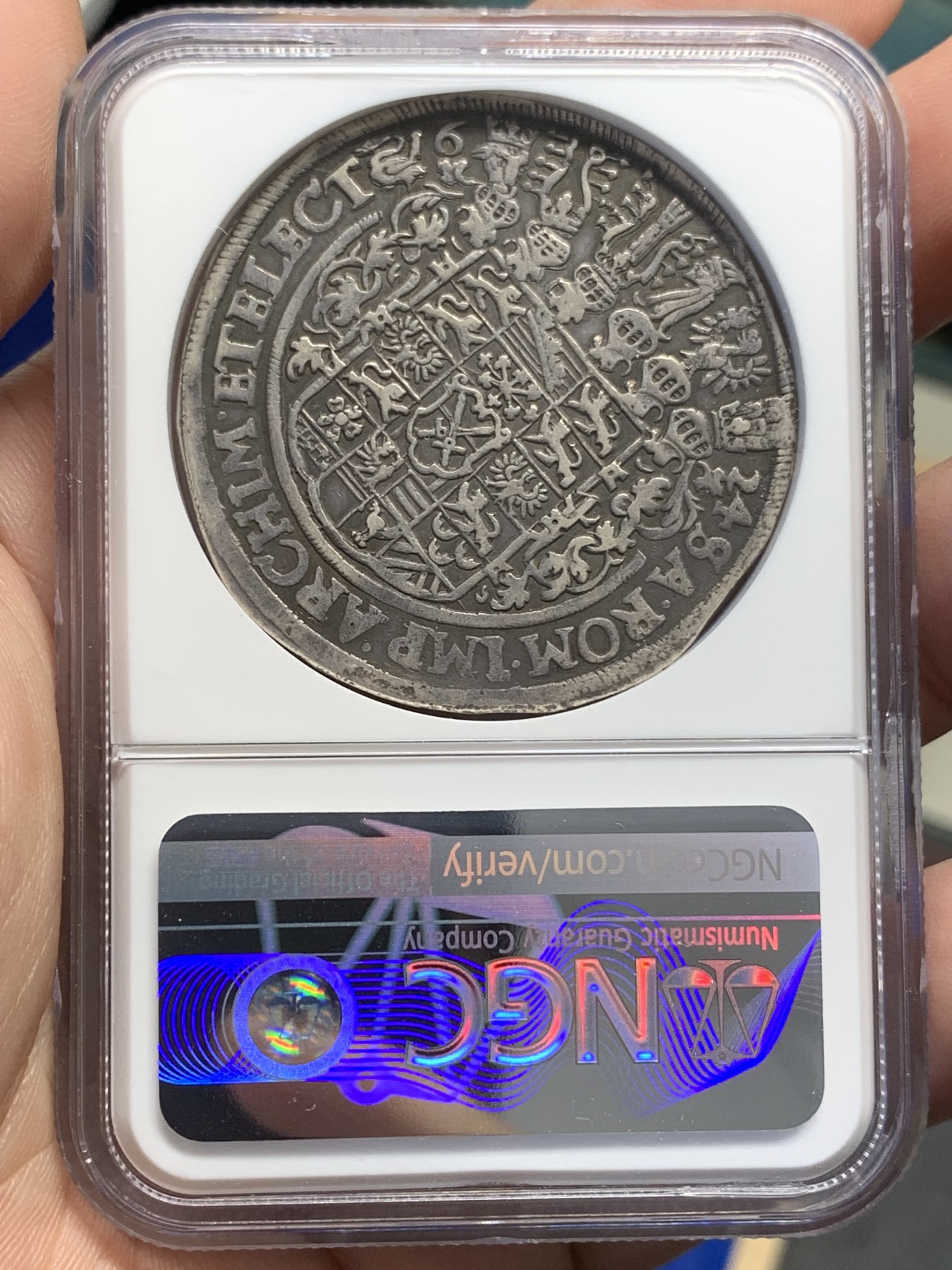 欢迎参加《竞宝斋》为国而庆 老张自藏专场 ，定制纪念章相赠 NGC XF40 德国 1624年 萨克森  武士泰勒 大银币 细节好 全深打 一见欢喜的状态