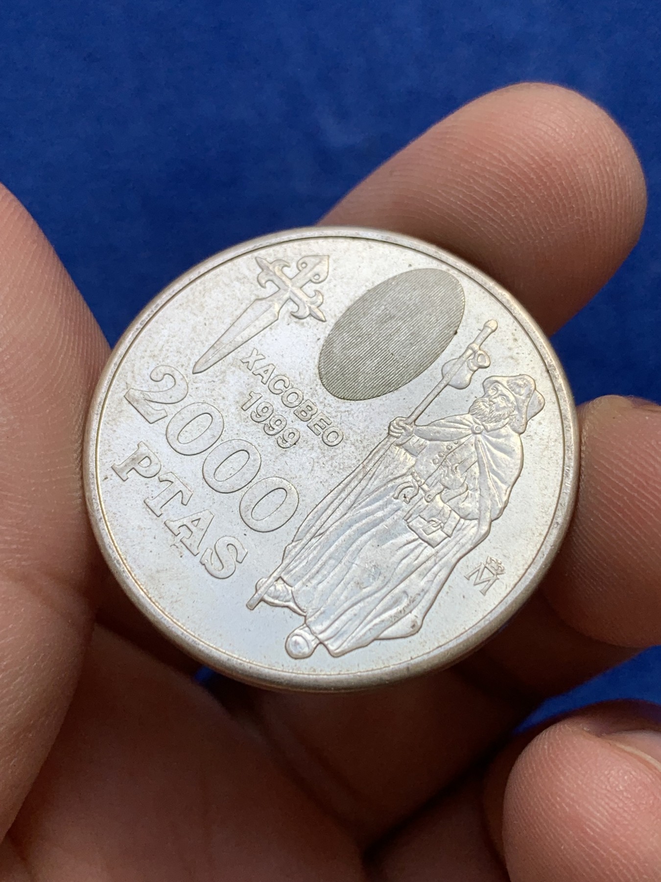 欢迎参加《竞宝斋》为国而庆 老张自藏专场 ，定制纪念章相赠 西班牙 1999年 圣雅各 2000比塞塔银币 18克 925银