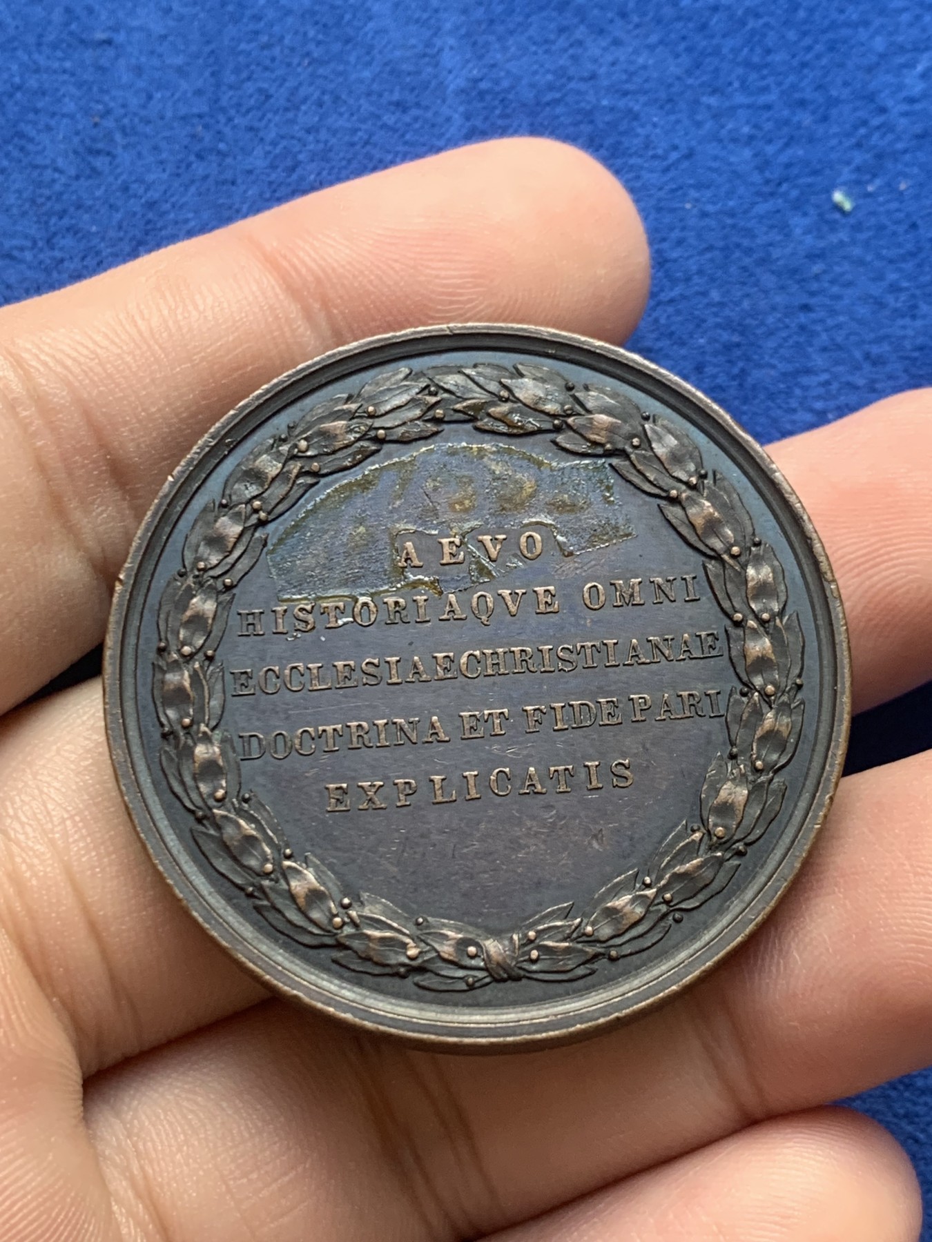 欢迎参加《竞宝斋》为国而庆 老张自藏专场 ，定制纪念章相赠 意大利 Girometti与Cerbara 作品 1850左右制作 大铜章9枚一组 单枚重量约49克41.6mm 巧克力包浆高浮雕 意大利的少见