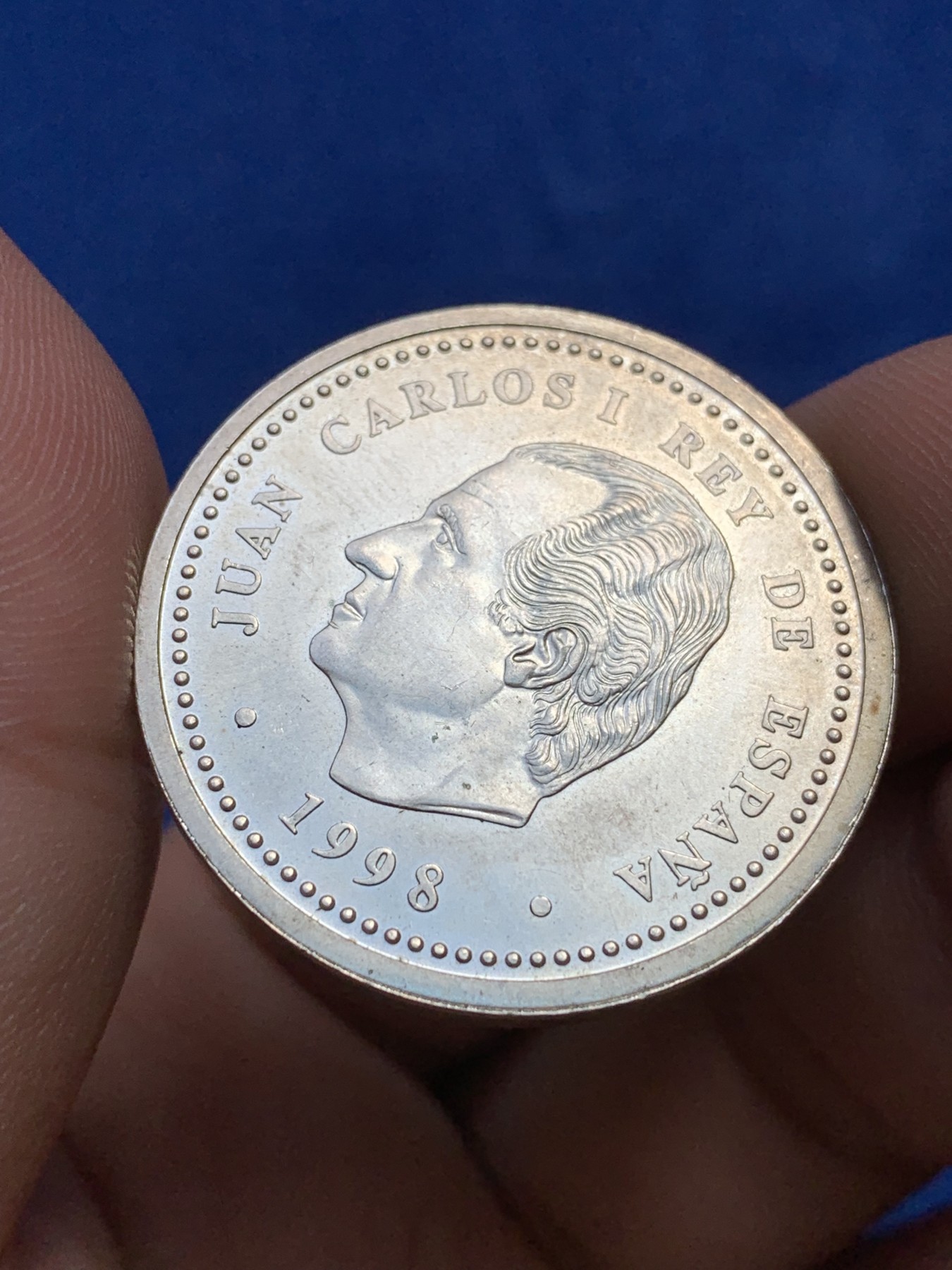 欢迎参加《竞宝斋》为国而庆 老张自藏专场 ，定制纪念章相赠 西班牙1998年 菲利普二世逝世400周年 2000比塞塔 银币 18克 925银