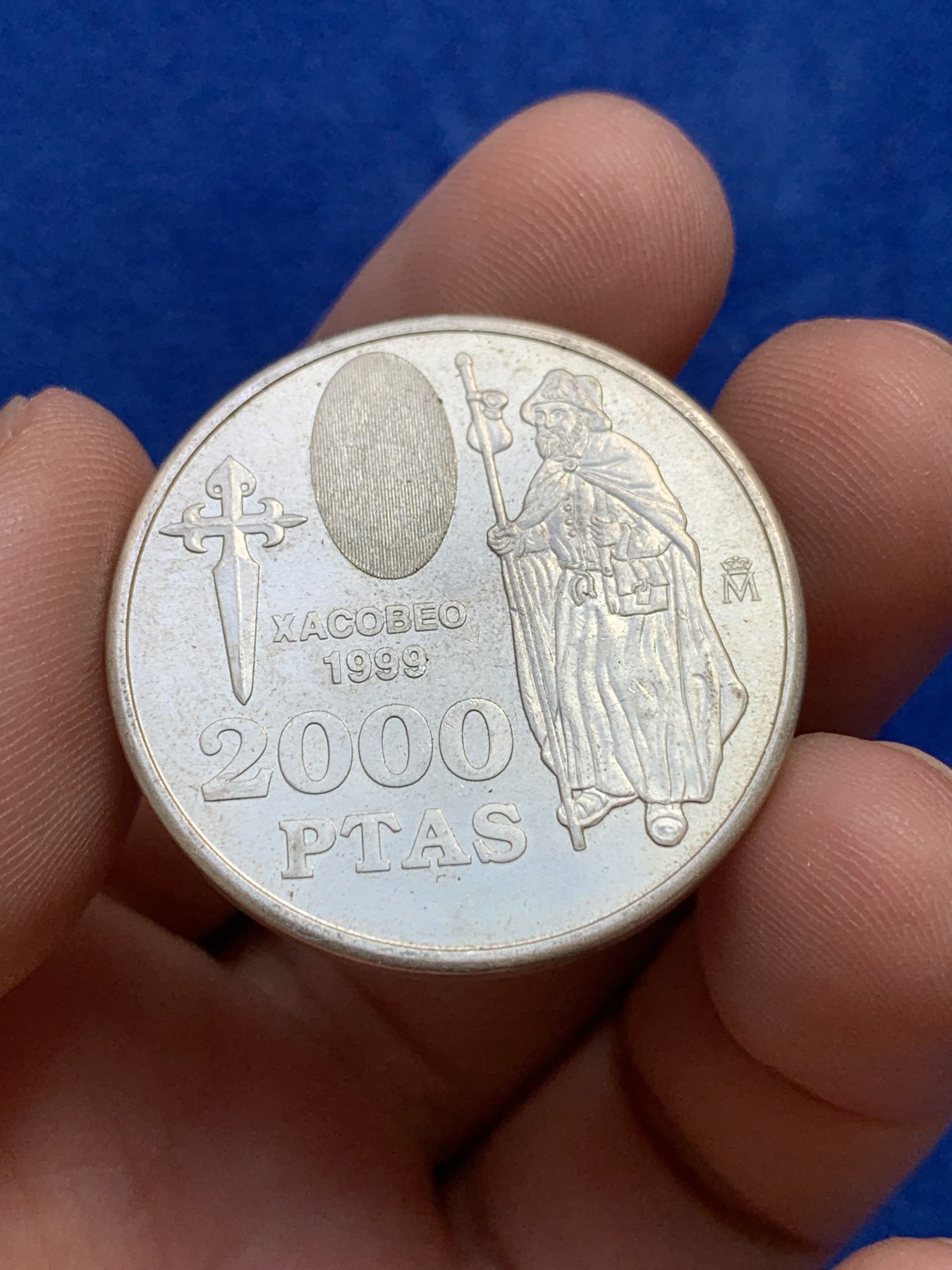 欢迎参加《竞宝斋》为国而庆 老张自藏专场 ，定制纪念章相赠 西班牙 1999年 圣雅各 2000比塞塔银币 18克 925银