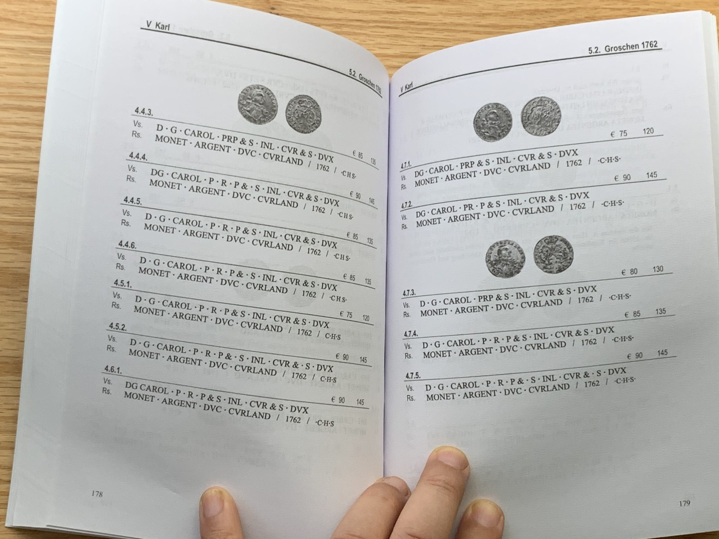 欢迎参加《竞宝斋》为国而庆 老张自藏专场 ，定制纪念章相赠 非原版 库兰公国钱币目录 222页0.35公斤 多本随机发