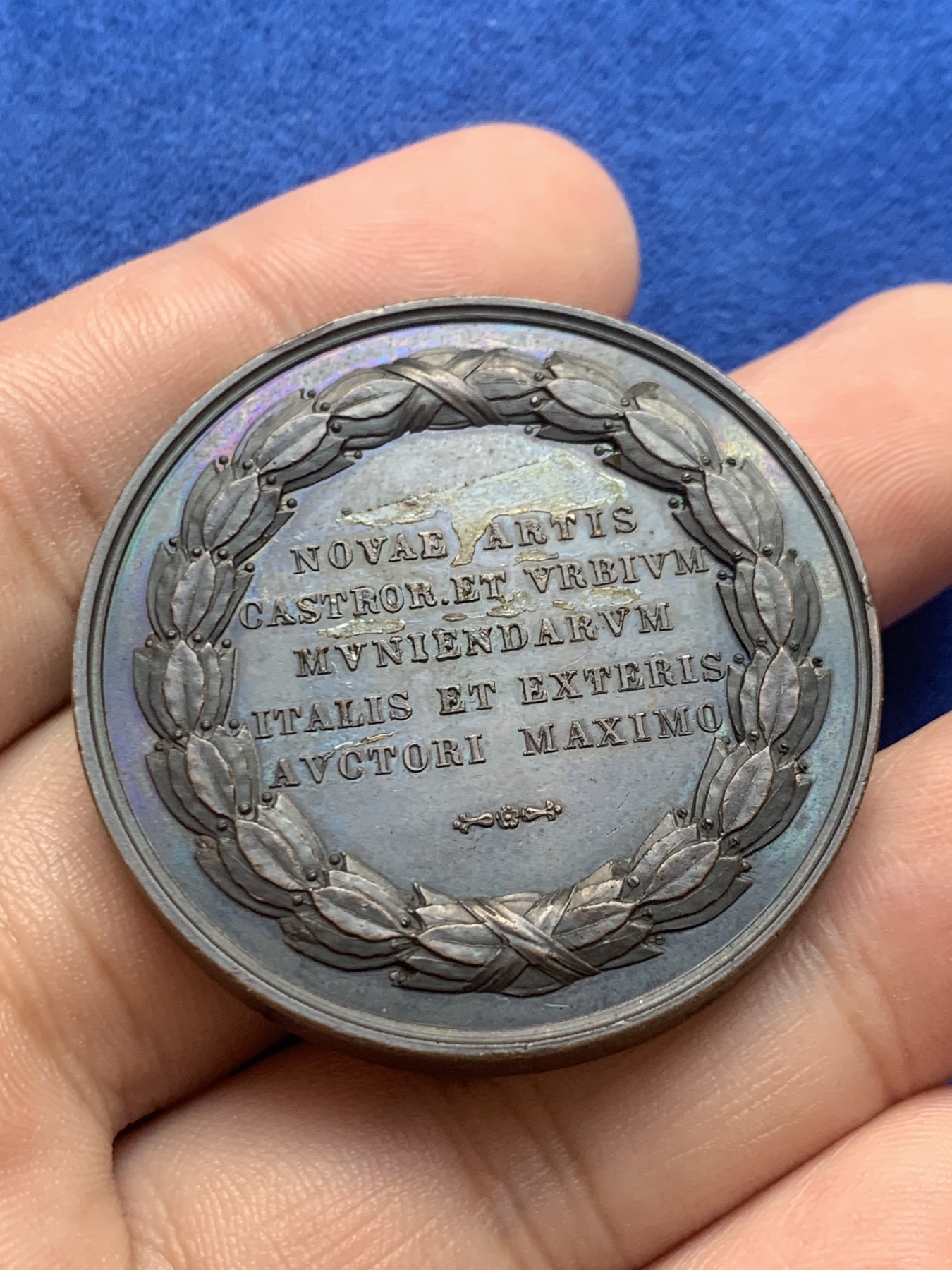 欢迎参加《竞宝斋》为国而庆 老张自藏专场 ，定制纪念章相赠 意大利 Girometti与Cerbara 作品 1850左右制作 大铜章9枚一组 单枚重量约49克41.6mm 巧克力包浆高浮雕 意大利的少见