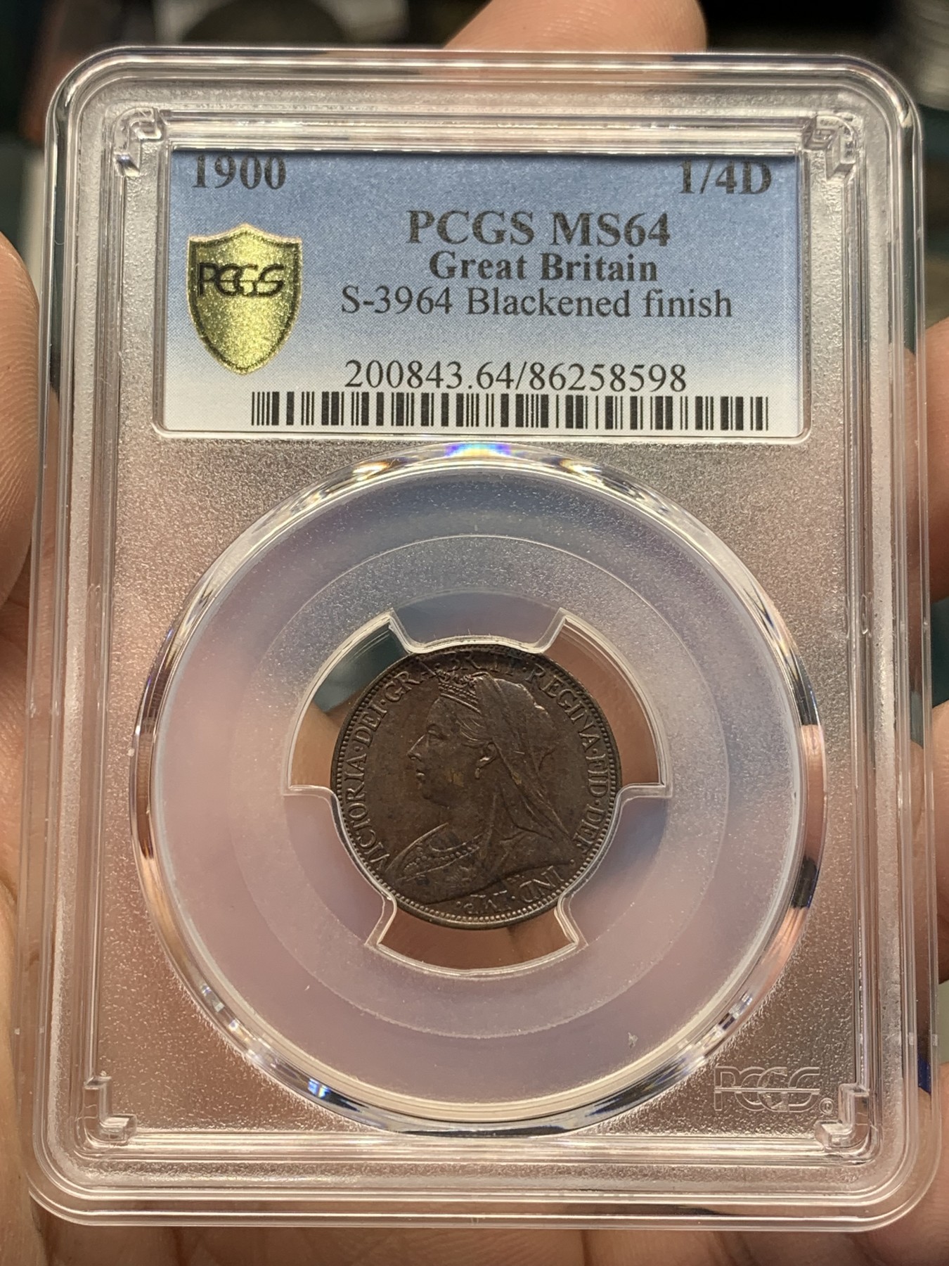 欢迎参加《竞宝斋》为国而庆 老张自藏专场 ，定制纪念章相赠 PCGS MS64 英国1900年维多利亚披纱版1法新铜币 双面巧克力包浆 状态好