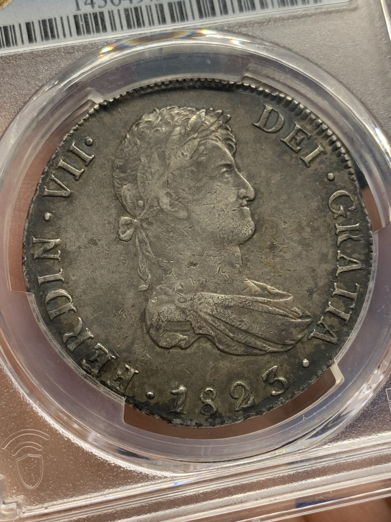 欢迎参加《竞宝斋》为国而庆 老张自藏专场 ，定制纪念章相赠 PCGS XF 玻利维亚 1823年 费七 8R 双柱大银币 原味包浆 双面深打