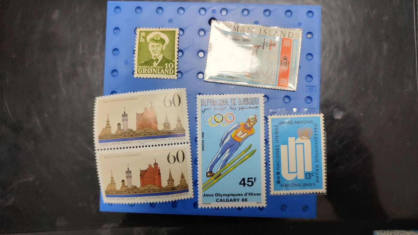 一月邮币社第四期拍卖国际邮票专场 开曼等多国未盖销6枚