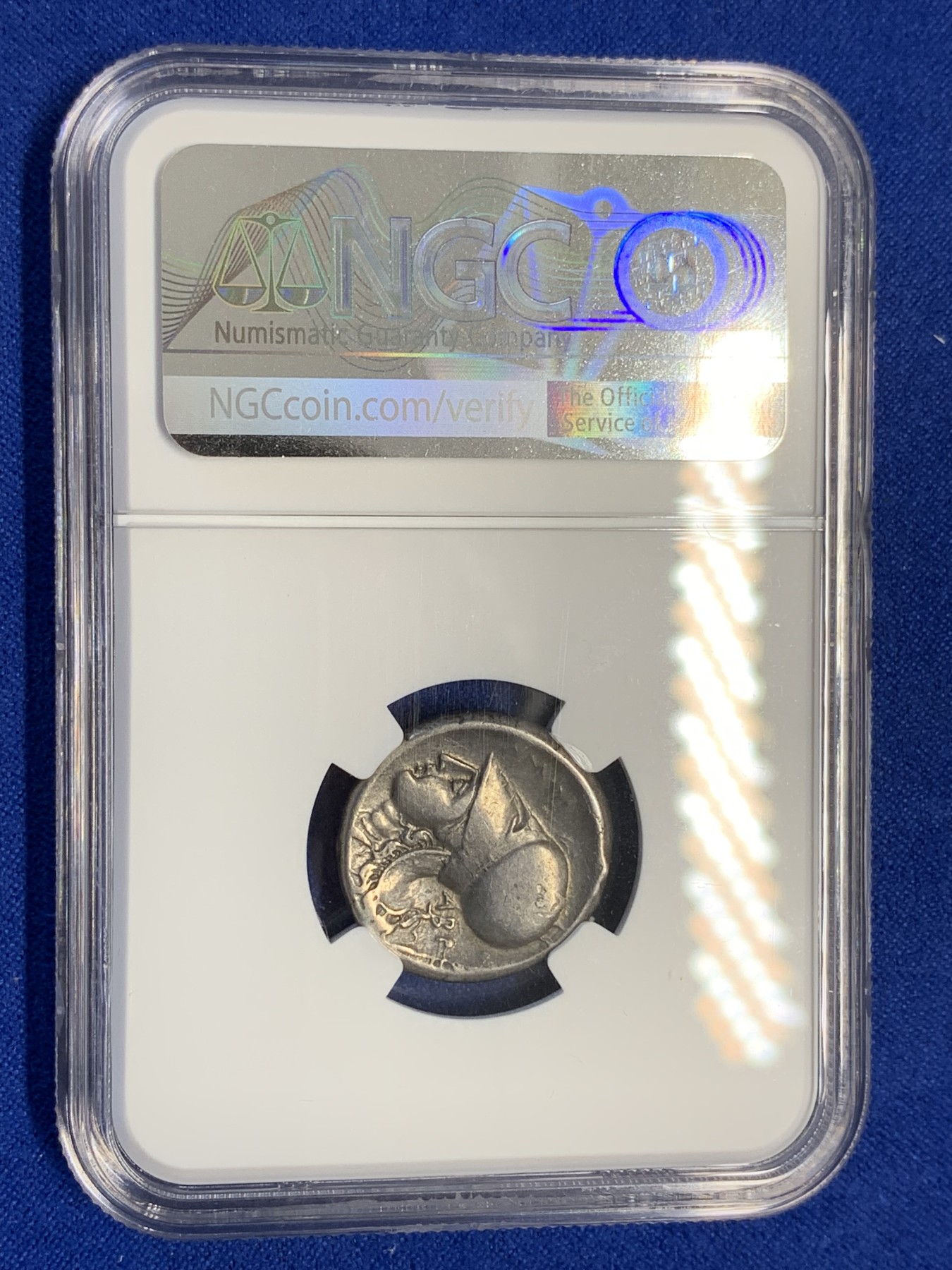 欢迎参加《竞宝斋》为国而庆 老张自藏专场 ，定制纪念章相赠 NGC CH VF 公元前350-270年 古希腊 阿卡纳尼亚 雅典娜 飞马银币 打制清晰 居中完整
