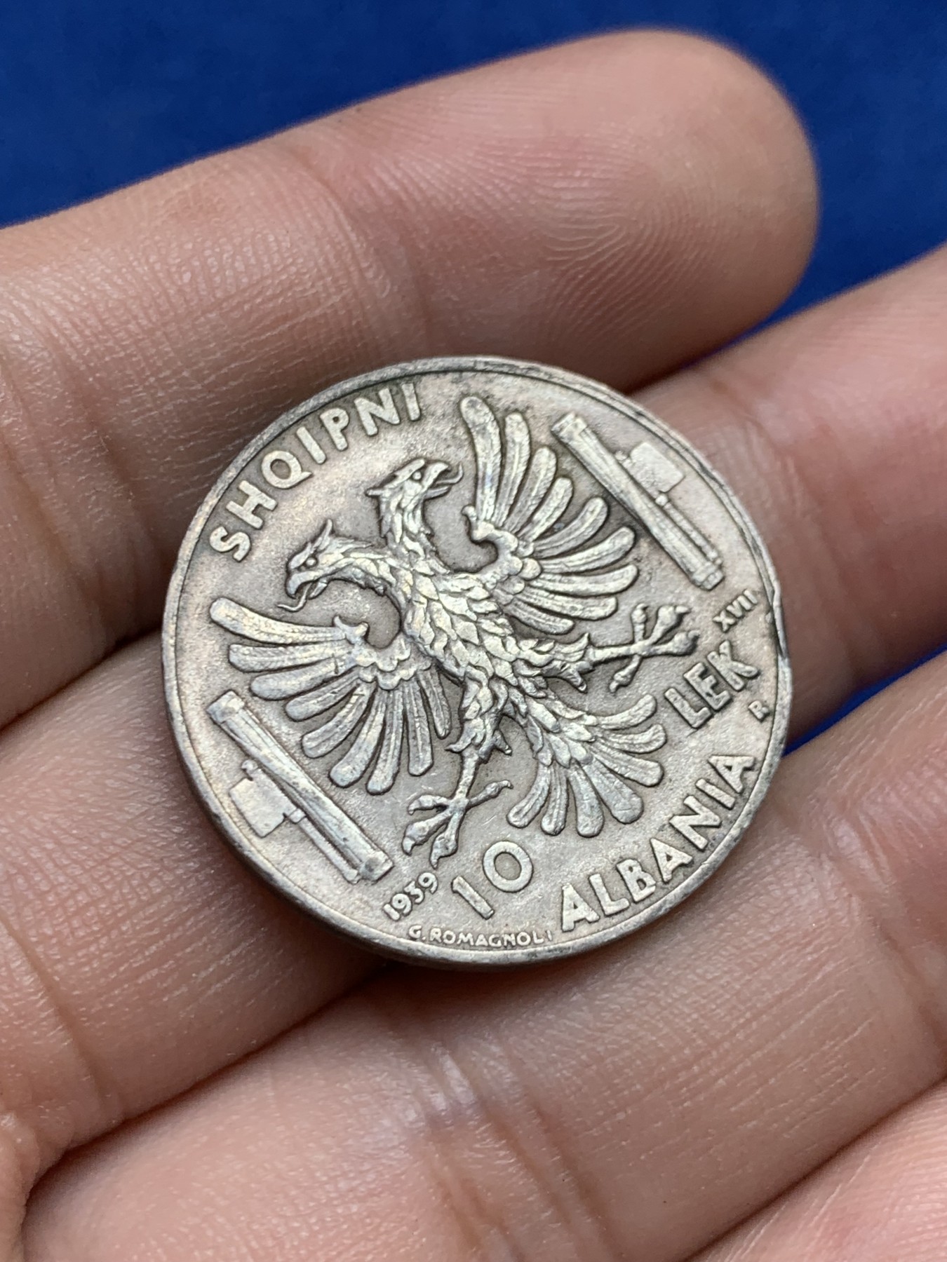 欢迎参加《竞宝斋》为国而庆 老张自藏专场 ，定制纪念章相赠 意占阿尔巴尼亚1939年10列克银币，少见品种、该版最大面值