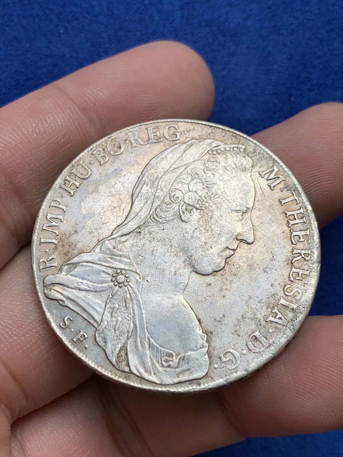 欢迎参加《竞宝斋》为国而庆 老张自藏专场 ，定制纪念章相赠 奥匈帝国1820年左右特蕾莎泰勒大银币