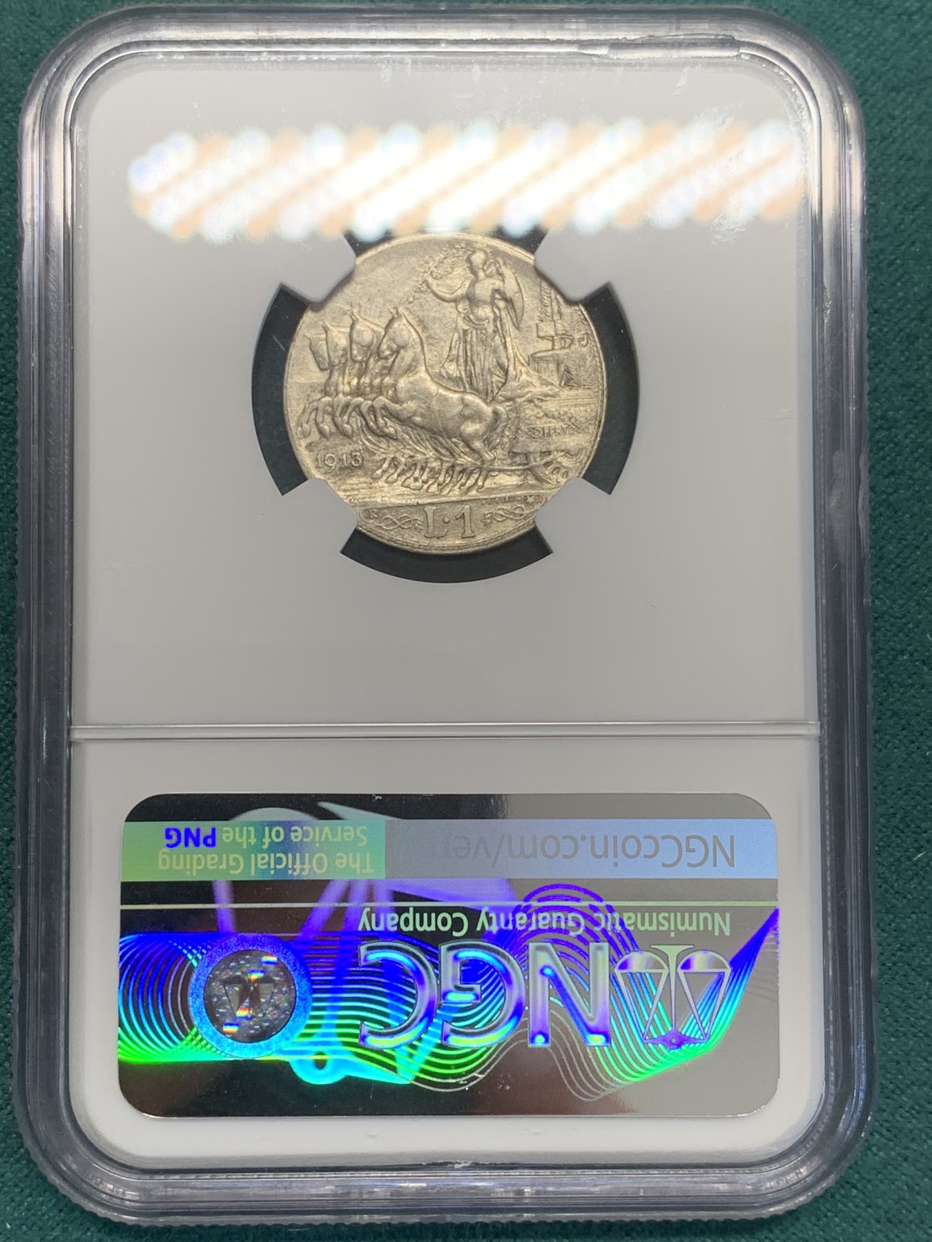 欢迎参加《竞宝斋》为国而庆 老张自藏专场 ，定制纪念章相赠 NGC XF 意大利 1913年 圈版 1里拉 马车银币 随缘