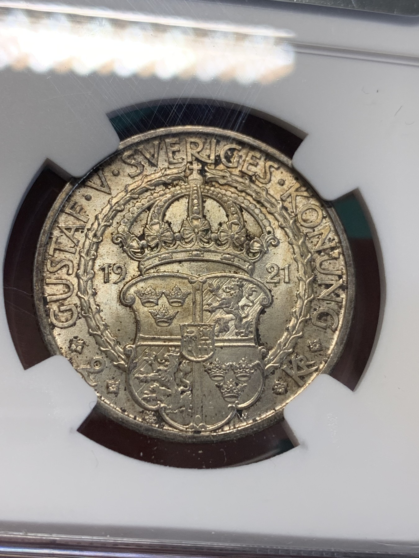 欢迎参加《竞宝斋》为国而庆 老张自藏专场 ，定制纪念章相赠 NGC MS64 瑞典 1921 古斯塔夫瓦萨解放战争 400 周年 2克朗银币