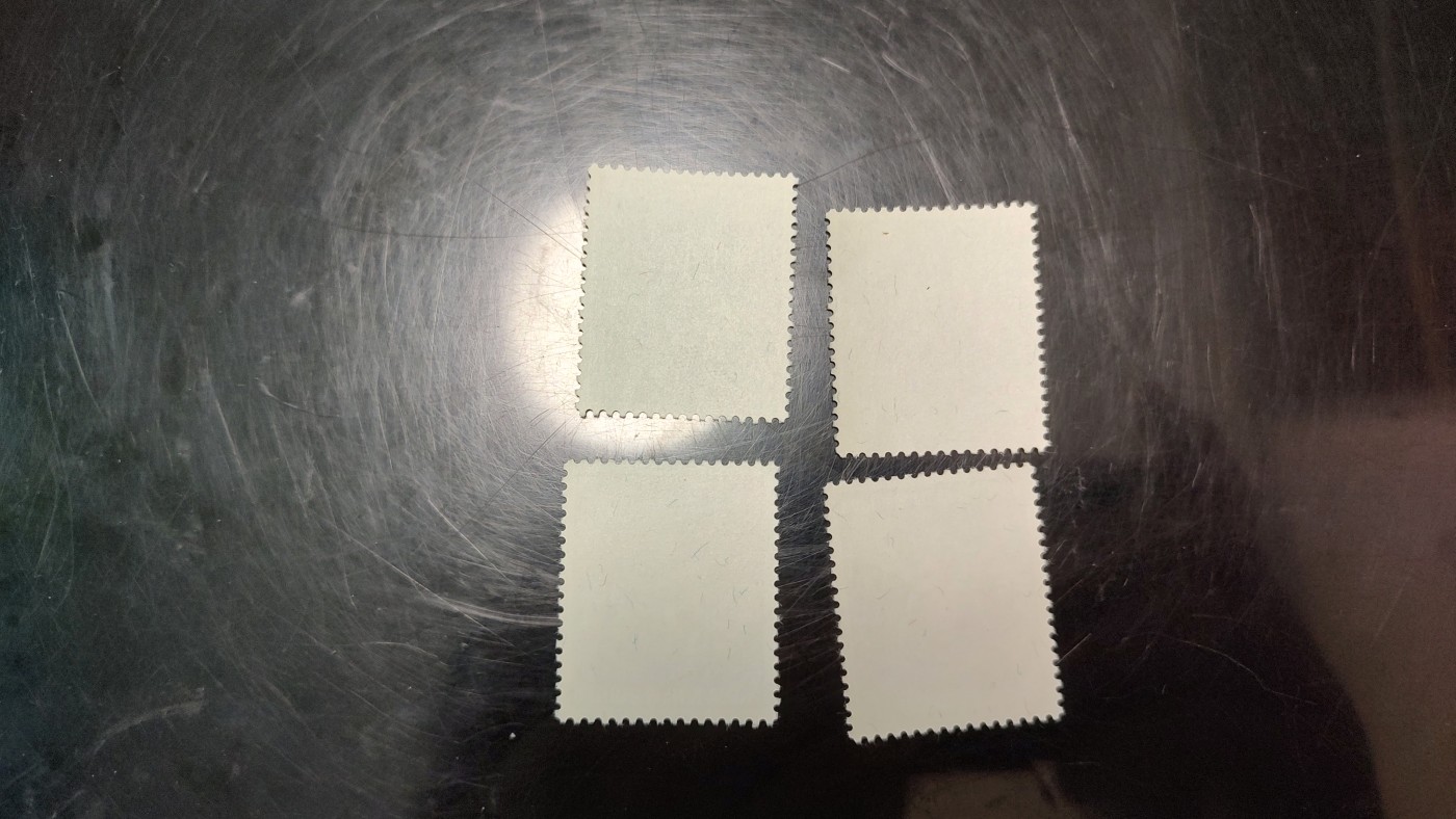 一月邮币社第四期拍卖国际邮票专场 巴布亚新几内亚植物套票