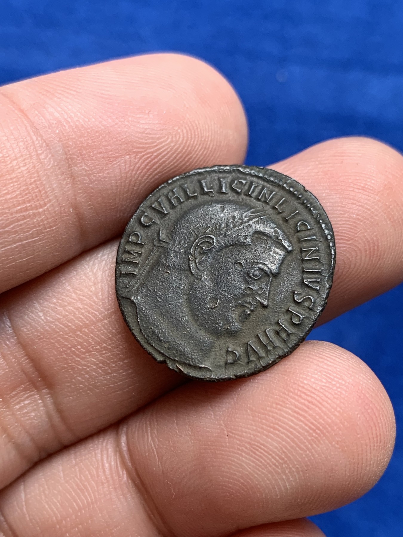 欢迎参加《竞宝斋》为国而庆 老张自藏专场 ，定制纪念章相赠 古罗马铜币 21mm 打制清晰 背面小天使没有磨损