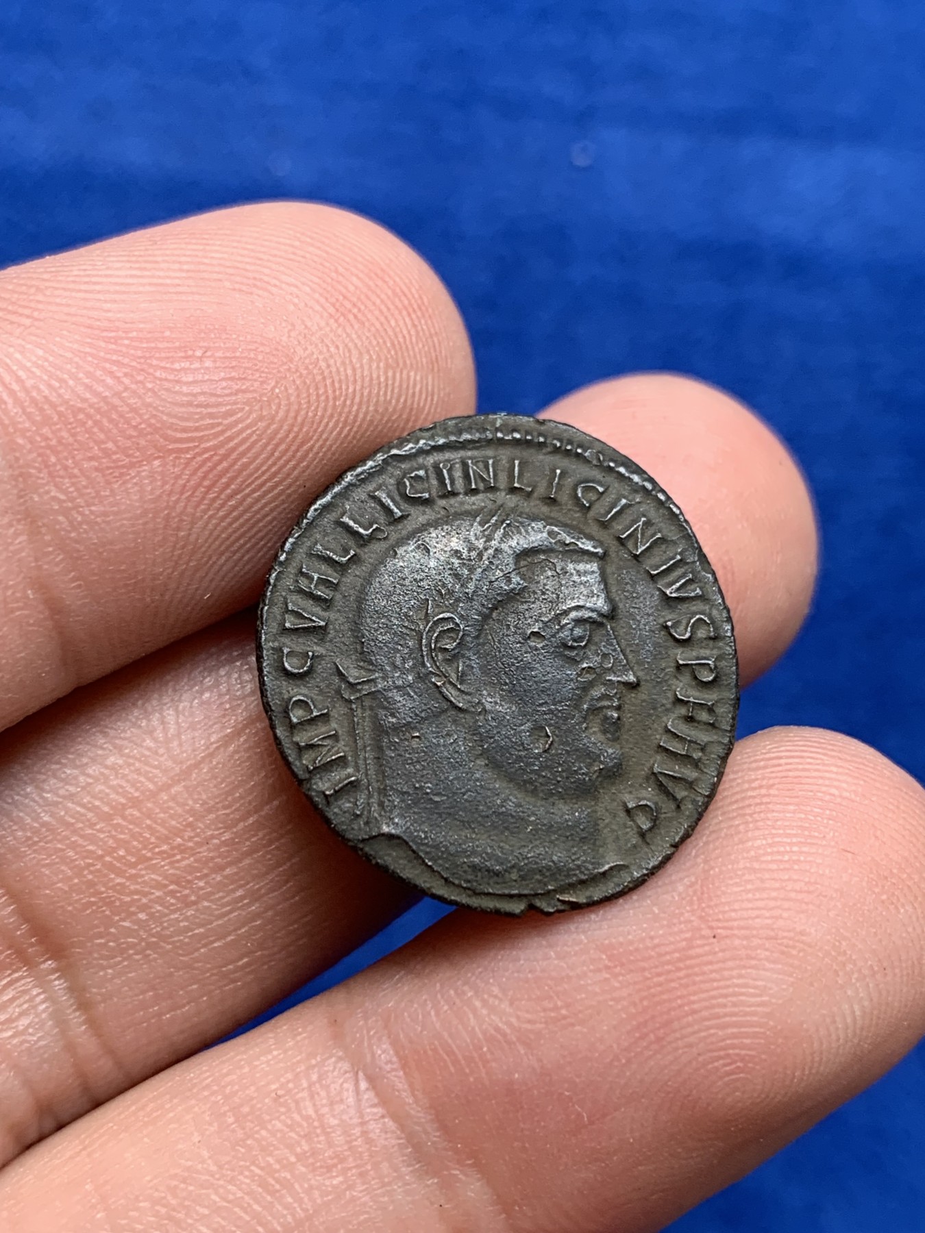 欢迎参加《竞宝斋》为国而庆 老张自藏专场 ，定制纪念章相赠 古罗马铜币 21mm 打制清晰 背面小天使没有磨损