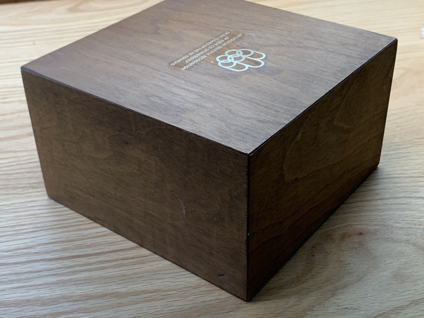 欢迎参加《竞宝斋》为国而庆 老张自藏专场 ，定制纪念章相赠 加拿大 1976年 蒙特利尔奥运会 精制版28枚大全套带原盒证书 24.3克14枚，48.6克14枚1.02公斤 带抽屉木盒 所见唯一