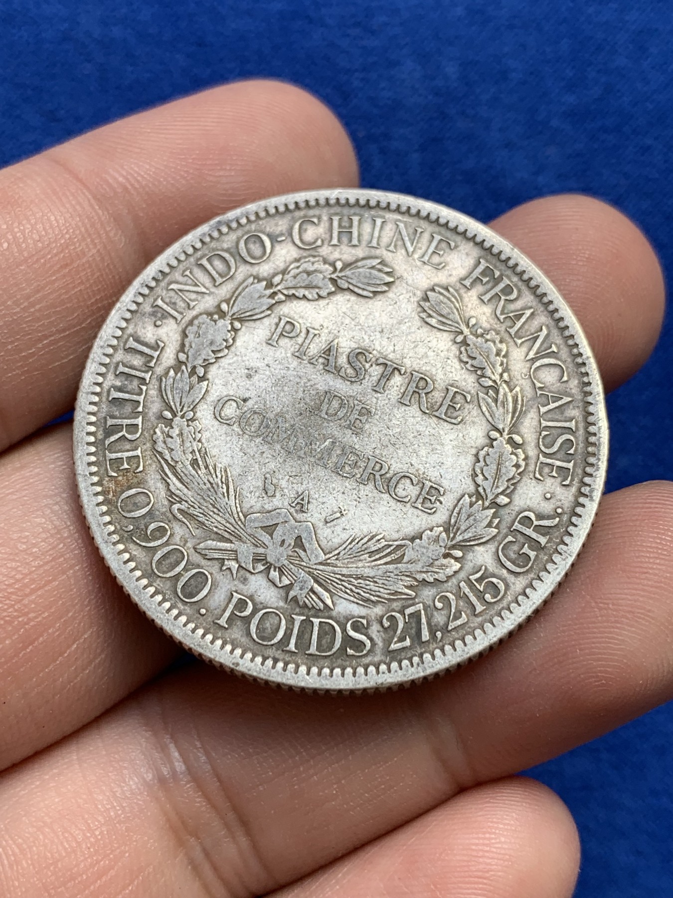 欢迎参加《竞宝斋》为国而庆 老张自藏专场 ，定制纪念章相赠 法属印支1893年坐洋壹圆银币 加重版 27.215g