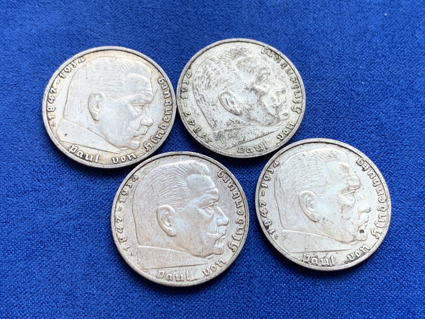 欢迎参加《竞宝斋》为国而庆 老张自藏专场 ，定制纪念章相赠 原味好品 德国 兴登堡 2马克 4枚一组