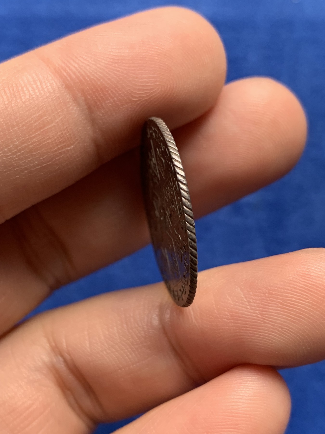 欢迎参加《竞宝斋》为国而庆 老张自藏专场 ，定制纪念章相赠 英国1787年乔治三世1先令银币 双面深彩包浆 细节保留得非常好