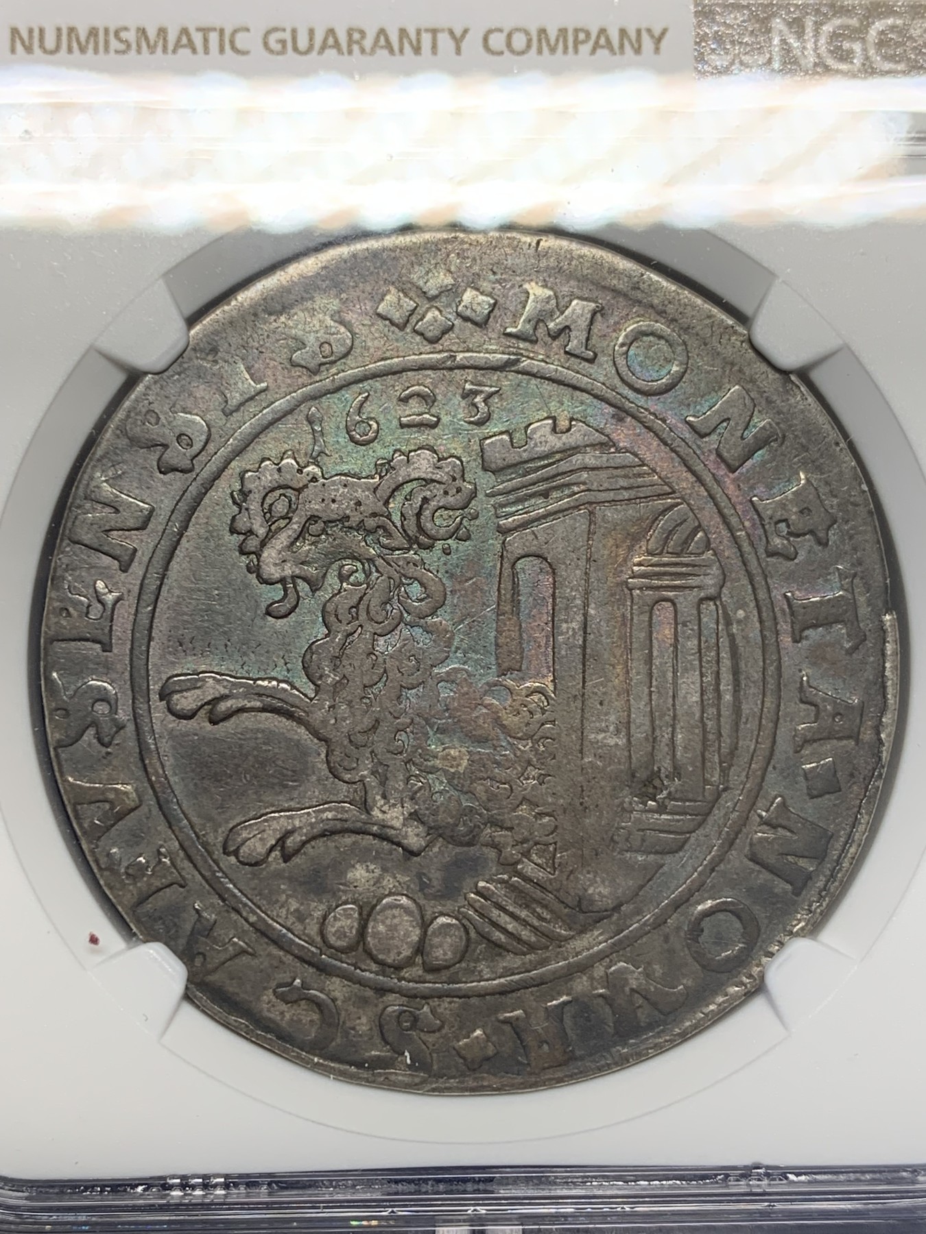 欢迎参加《竞宝斋》为国而庆 老张自藏专场 ，定制纪念章相赠 冠军分 NGC-VF30 瑞士 1623 瑞士沙夫豪森 泰勒大银币 冠军深打 包浆厚实 羊脸清晰 低评了