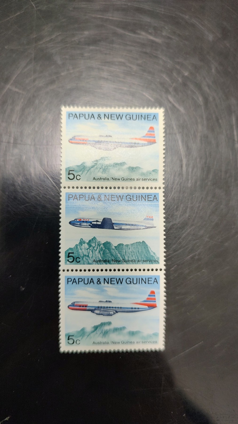 一月邮币社第四期拍卖国际邮票专场 巴布亚新几内亚飞机3联