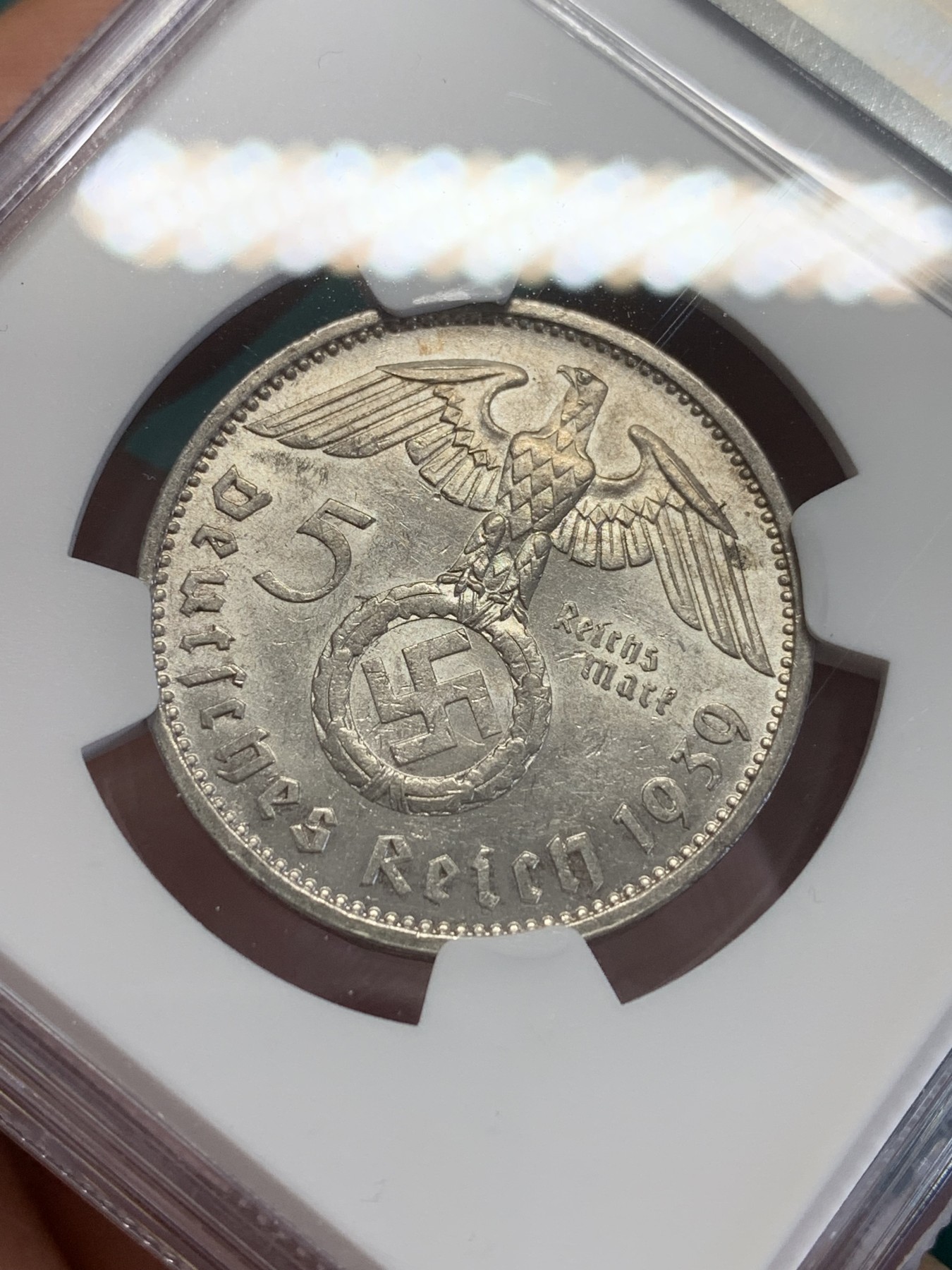 欢迎参加《竞宝斋》为国而庆 老张自藏专场 ，定制纪念章相赠 NGC AU58 德国 1939年 兴登堡 5马克银币 相对较少的年份