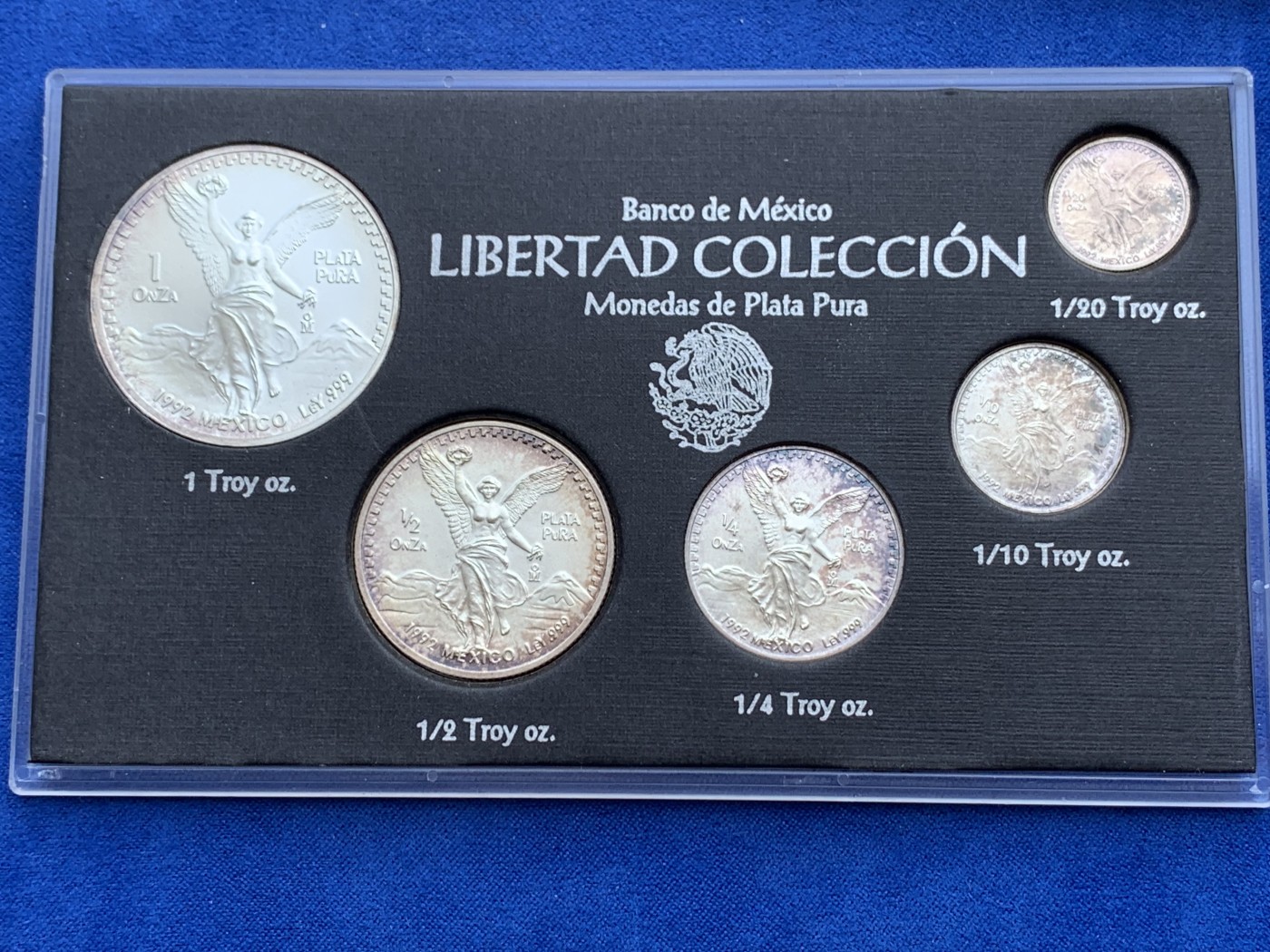 欢迎参加《竞宝斋》为国而庆 老张自藏专场 ，定制纪念章相赠 墨西哥 1992年 银币 5枚套 原盒原币包浆一致 全部999银 各面值BU 难得